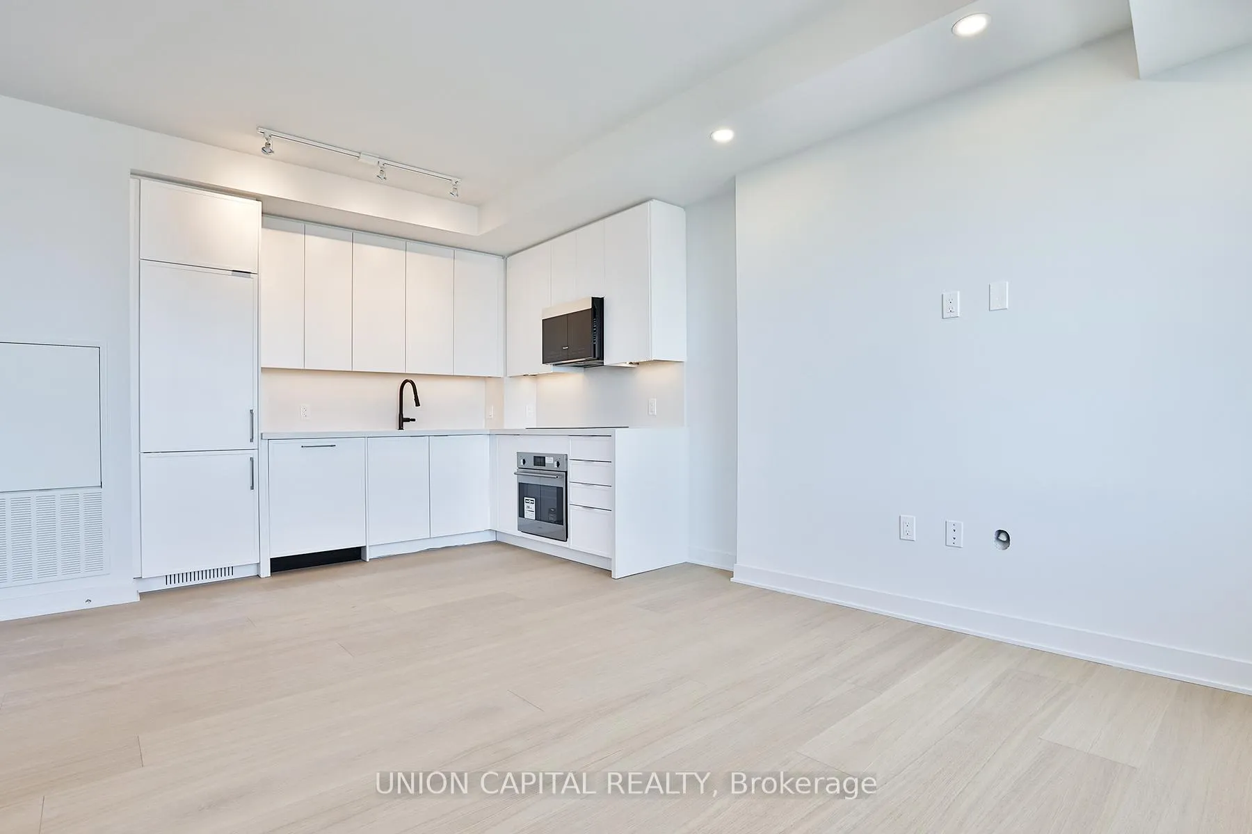 Photo 9 of Unit 5503, 2920 Highway 7, Vaughan, Concord — HOMEH