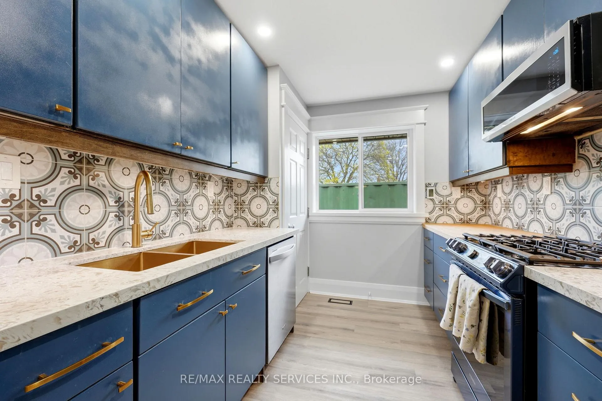 Photo 9 of 75 Cornwall Road, Brampton, Brampton East — HOMEH