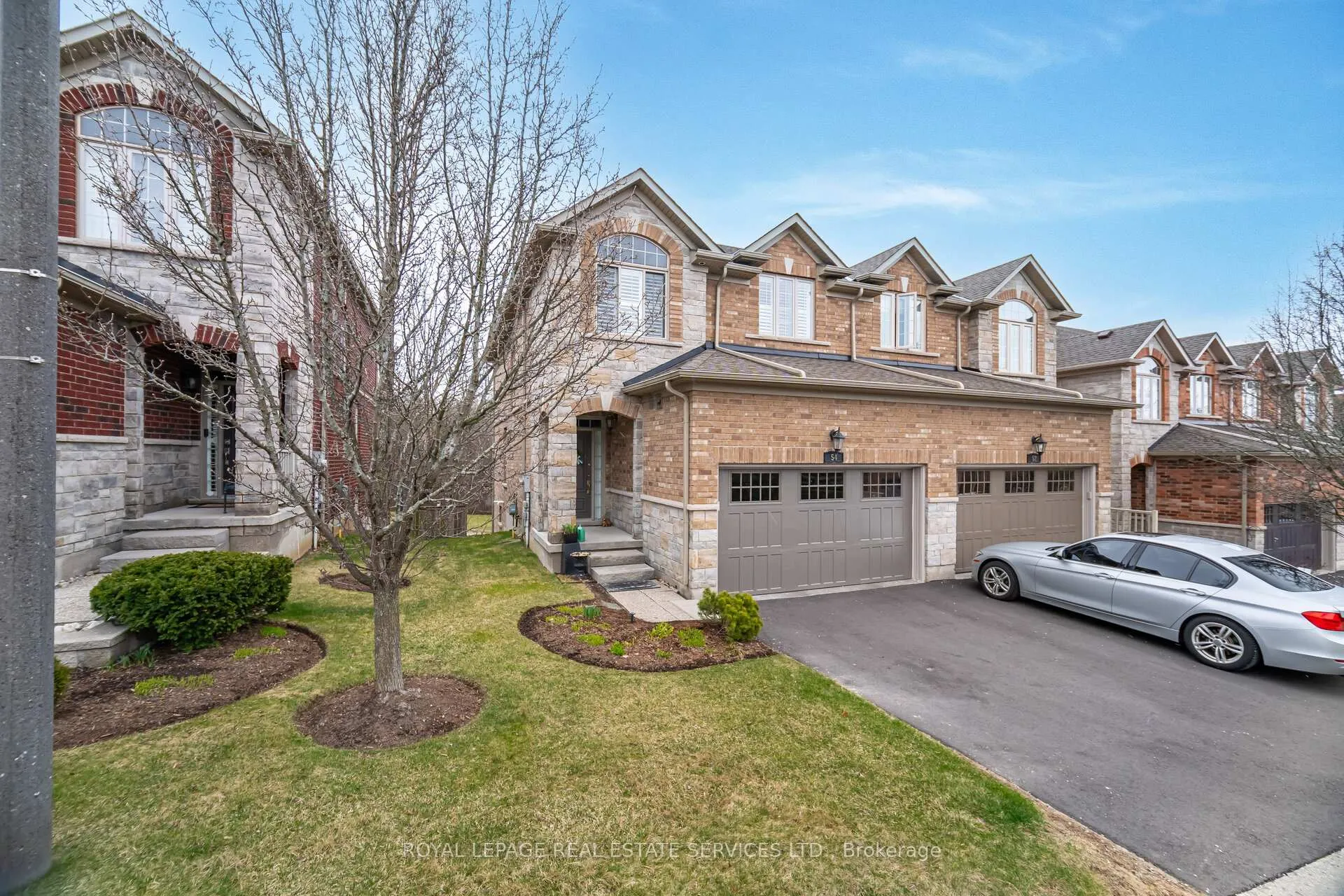 Photo 2 of 54 Oakhaven Place, Hamilton, Ancaster — HOMEH