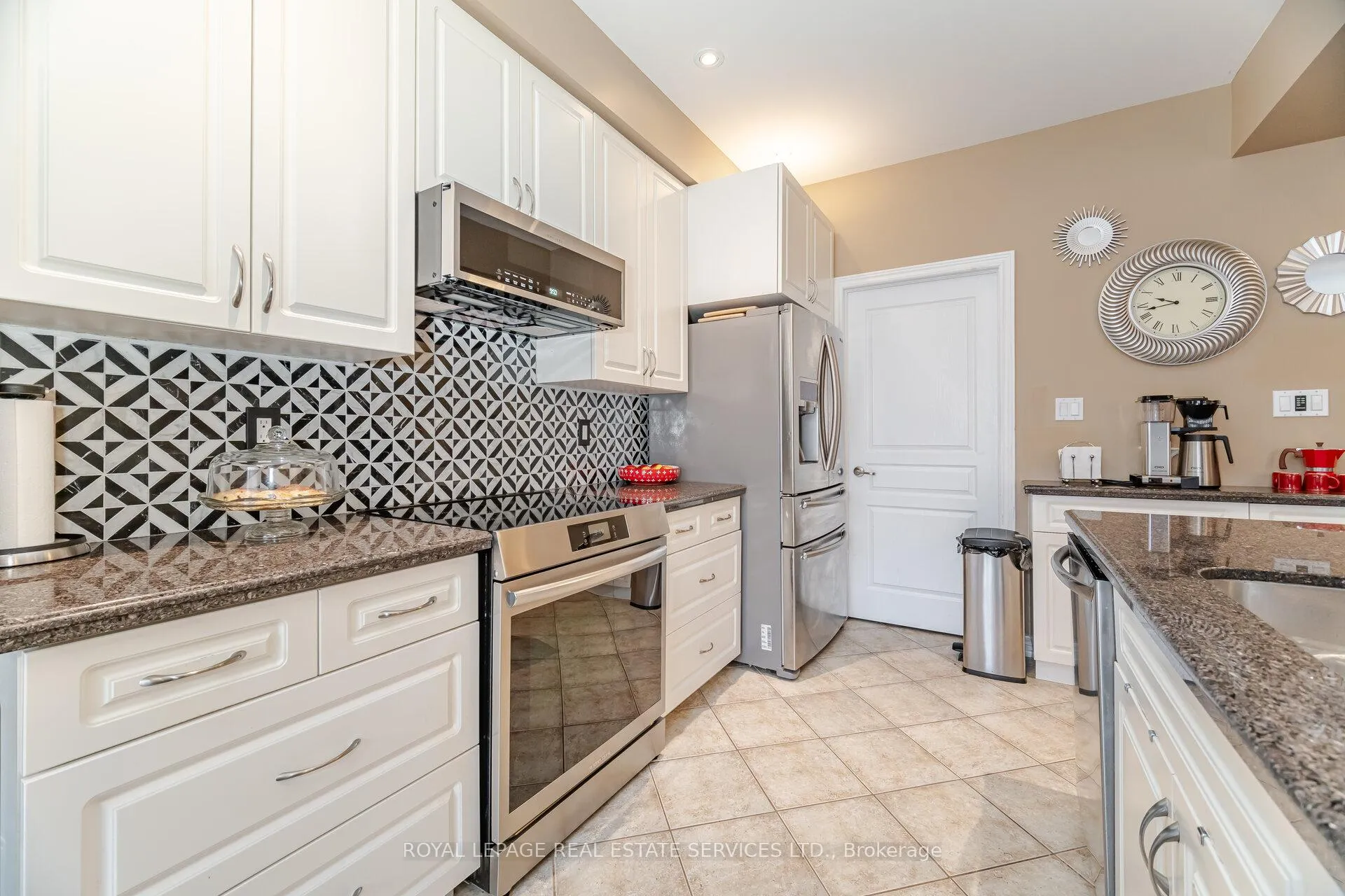 Photo 8 of 54 Oakhaven Place, Hamilton, Ancaster — HOMEH