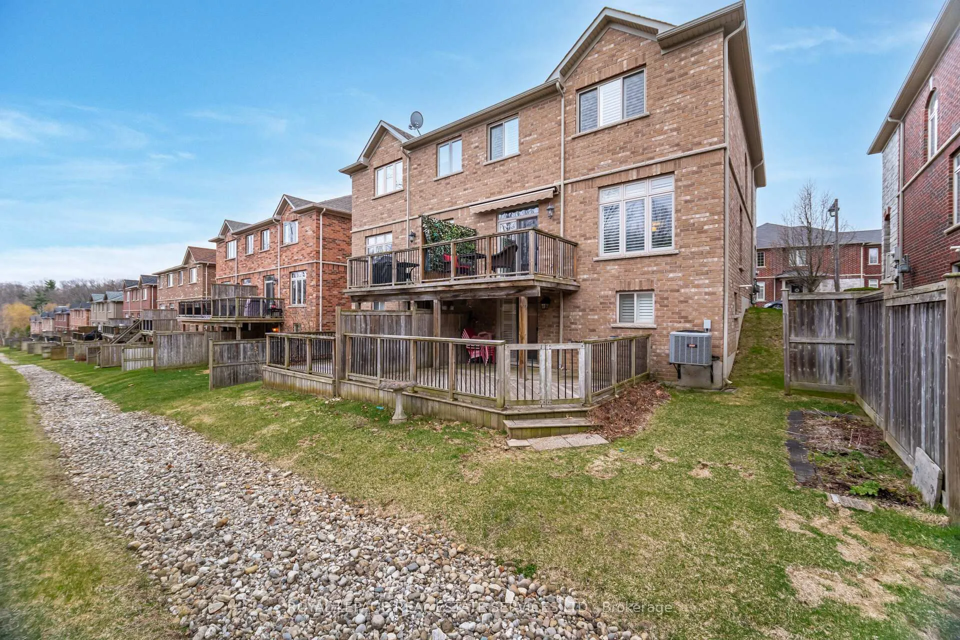 Photo 46 of 54 Oakhaven Place, Hamilton, Ancaster — HOMEH