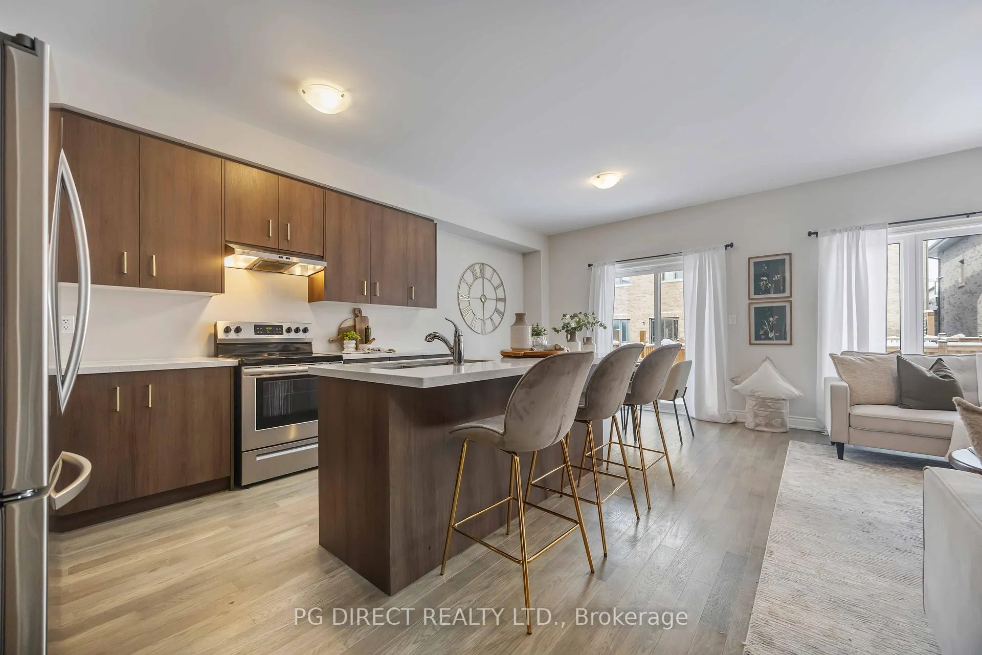 Photo 2 of 27 Alan Williams Trail, Uxbridge — HOMEH