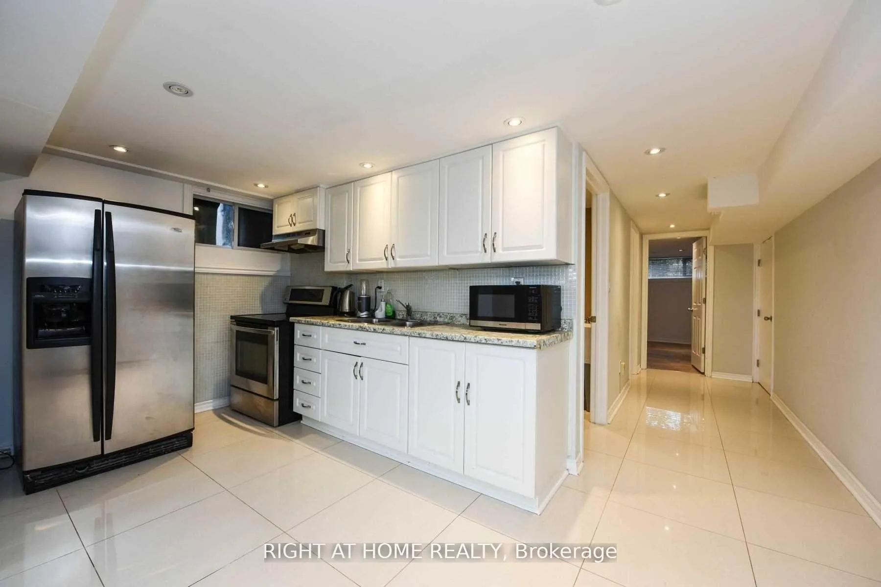 Photo 4 of 31 Griggsden Avenue, Etobicoke, Humber Heights — HOMEH