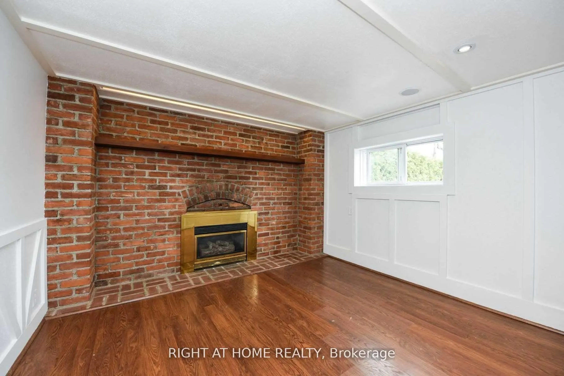 Photo 6 of 31 Griggsden Avenue, Etobicoke, Humber Heights — HOMEH