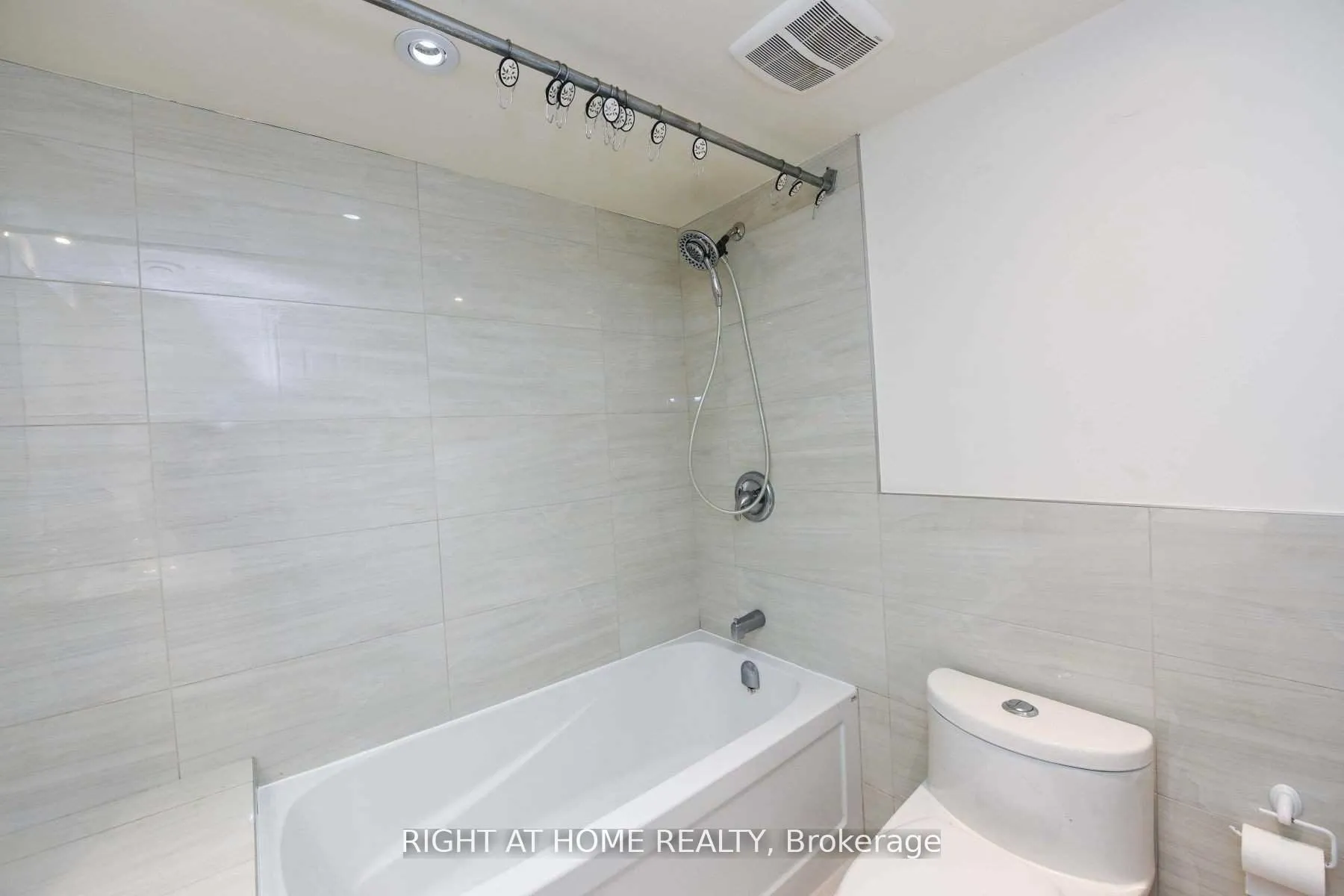 Photo 8 of 31 Griggsden Avenue, Etobicoke, Humber Heights — HOMEH