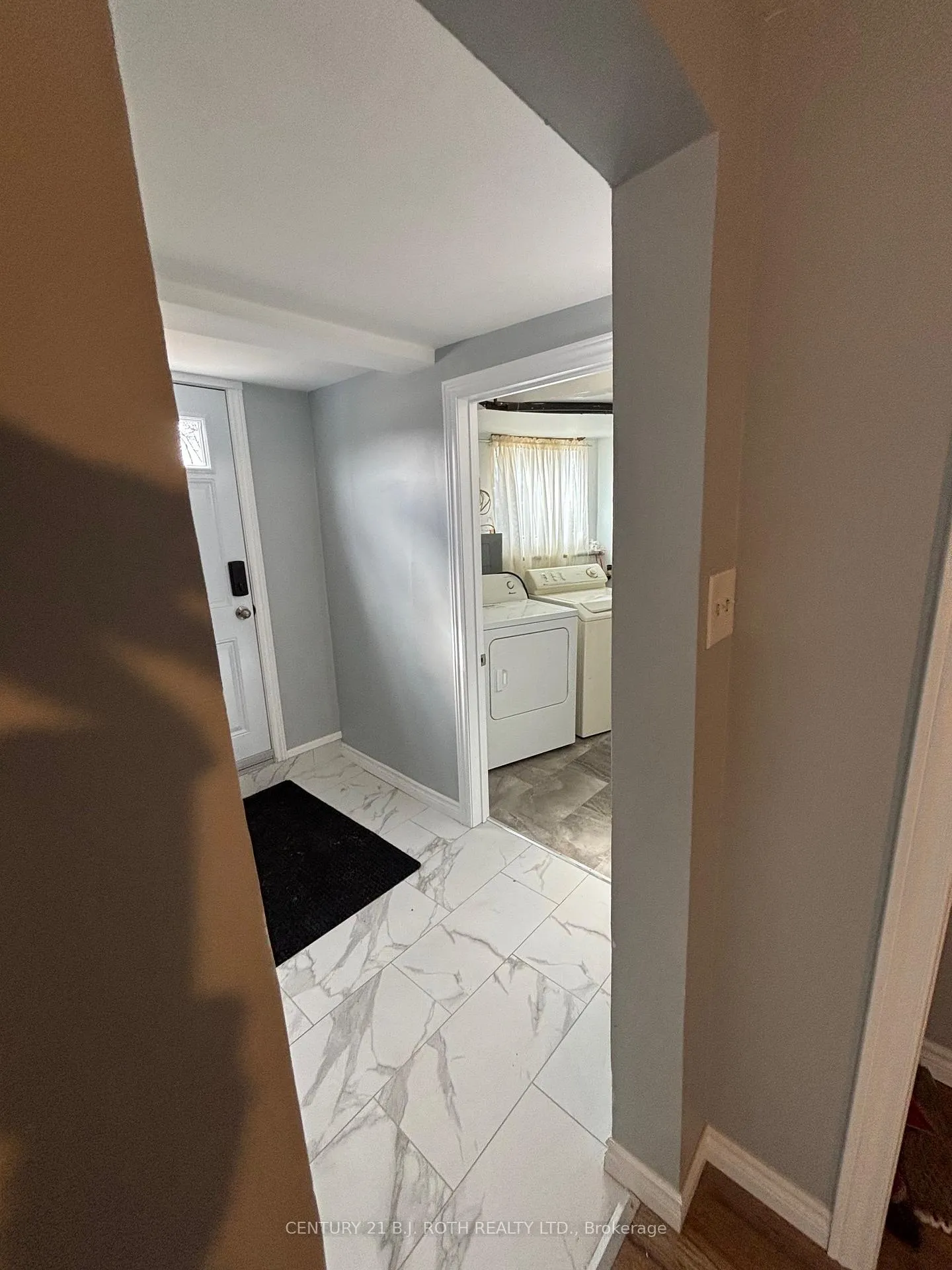 Photo 2 of 397 Mosley Street, Wasaga Beach — HOMEH