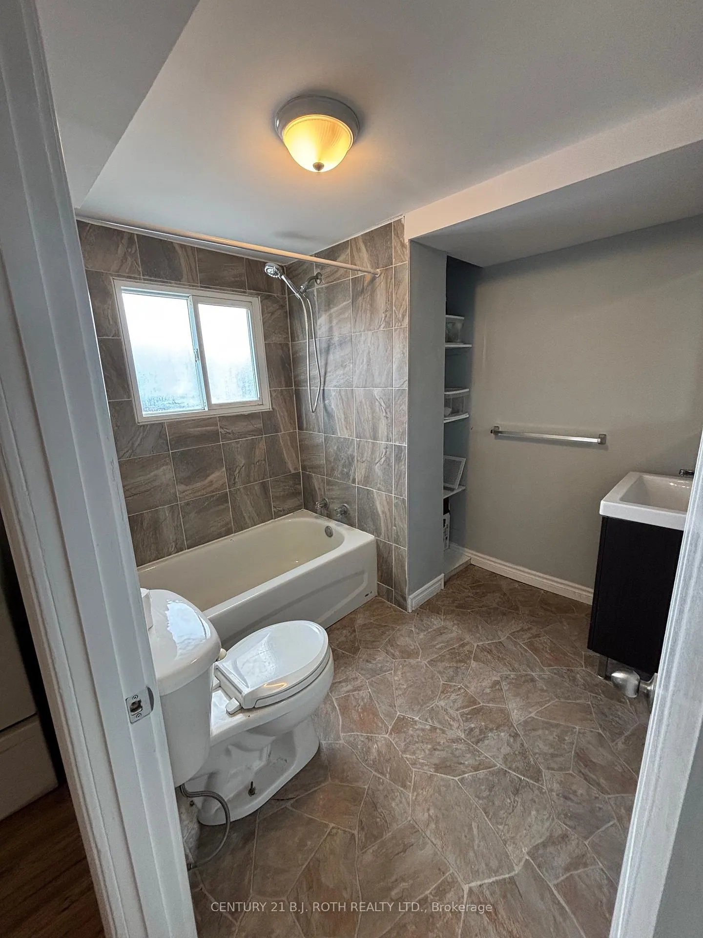 Photo 3 of 397 Mosley Street, Wasaga Beach — HOMEH