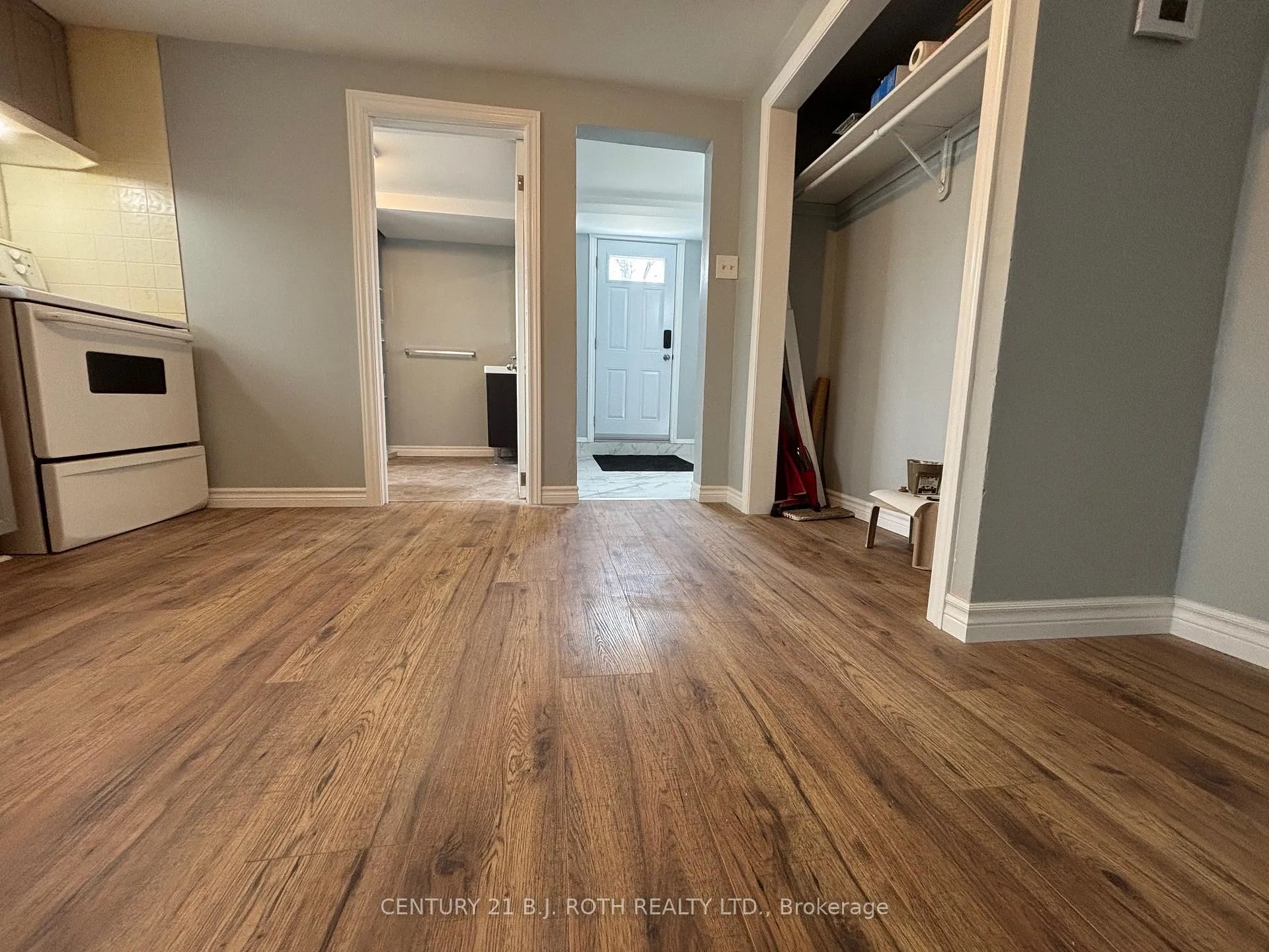 Photo 4 of 397 Mosley Street, Wasaga Beach — HOMEH