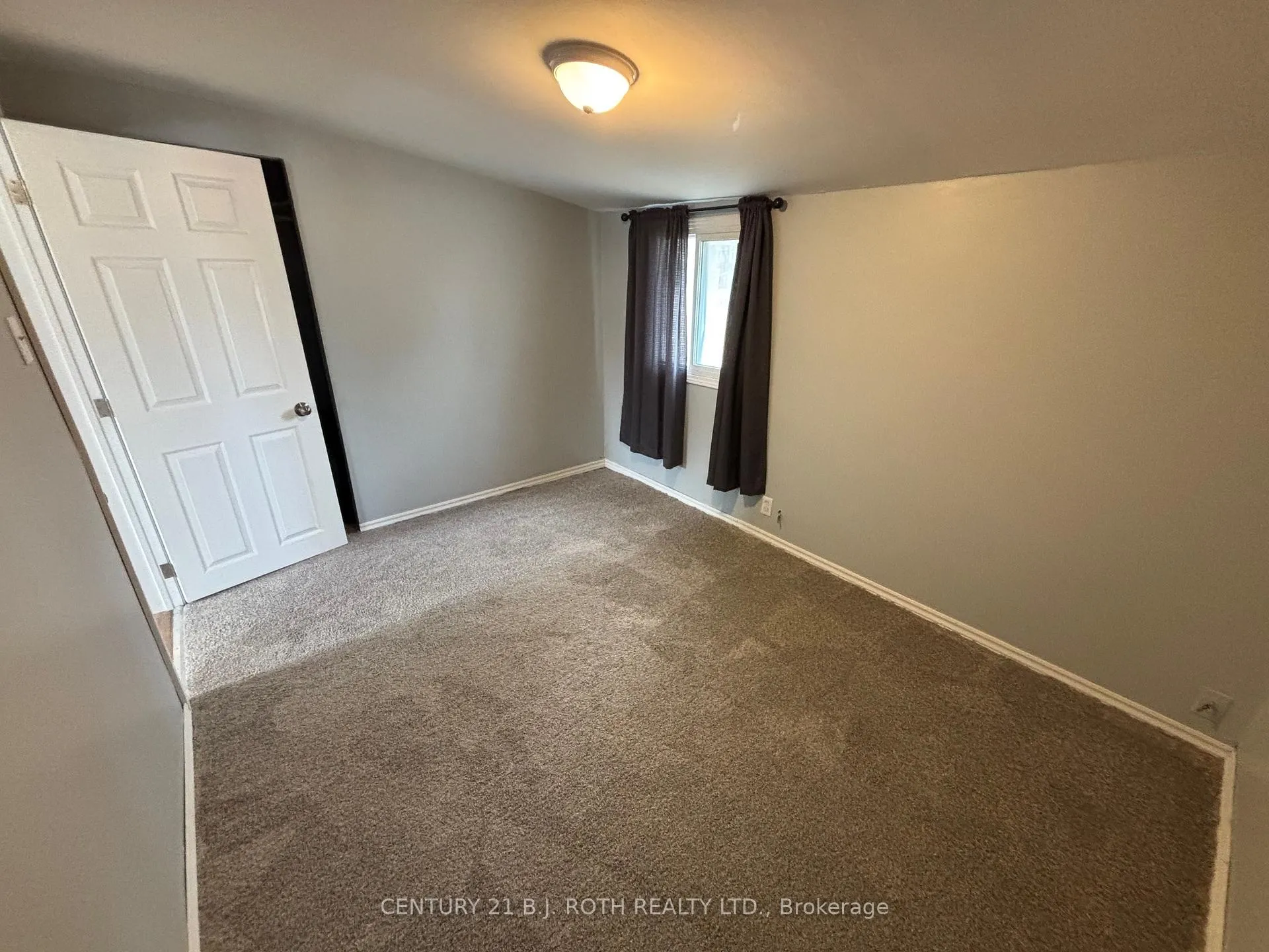 Photo 8 of 397 Mosley Street, Wasaga Beach — HOMEH