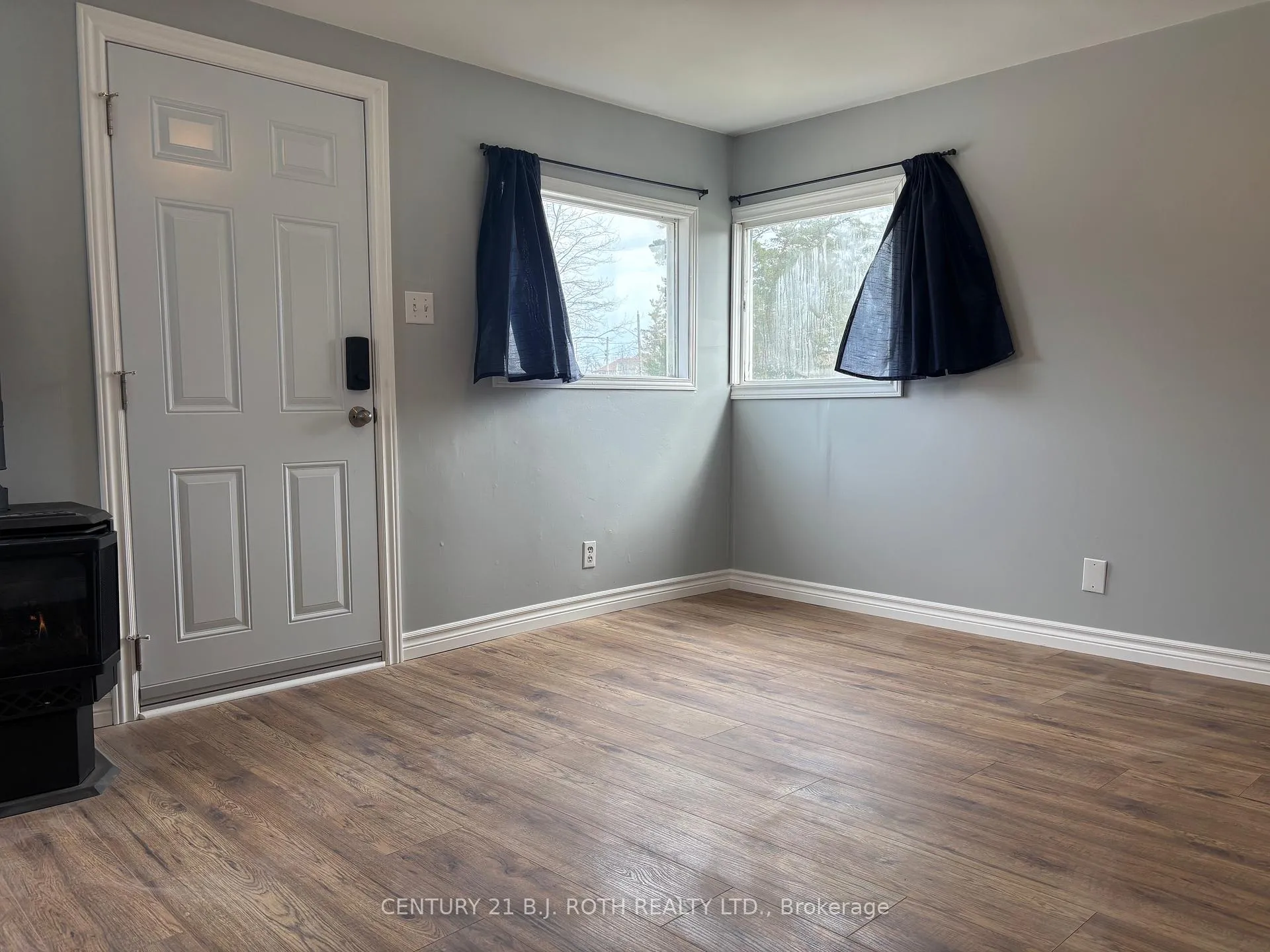Photo 11 of 397 Mosley Street, Wasaga Beach — HOMEH