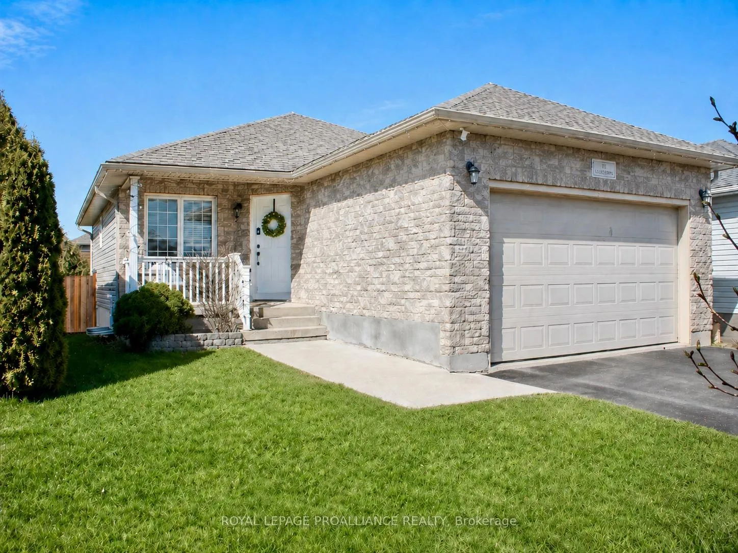 Photo 2 of 111 Hogan Crescent, Loyalist, Amherstview — HOMEH