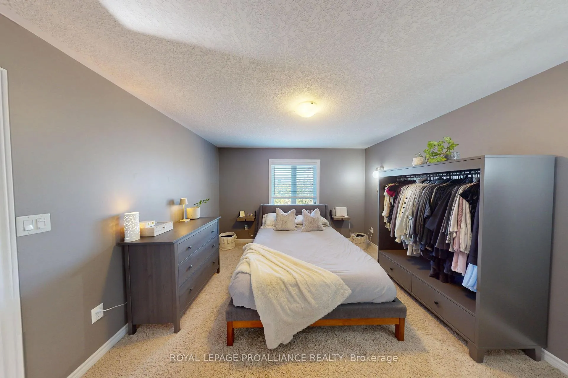 Photo 15 of 111 Hogan Crescent, Loyalist, Amherstview — HOMEH