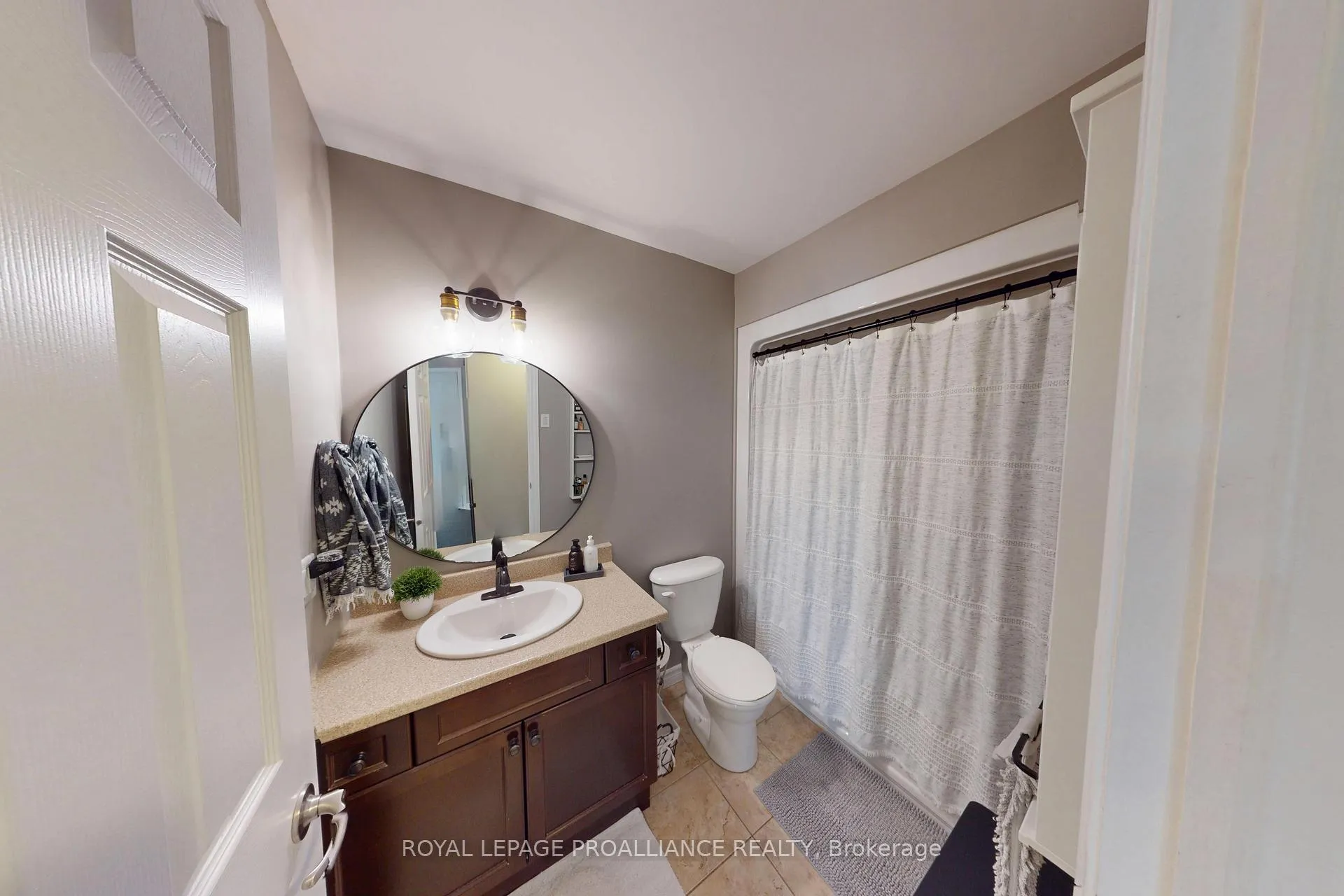 Photo 21 of 111 Hogan Crescent, Loyalist, Amherstview — HOMEH