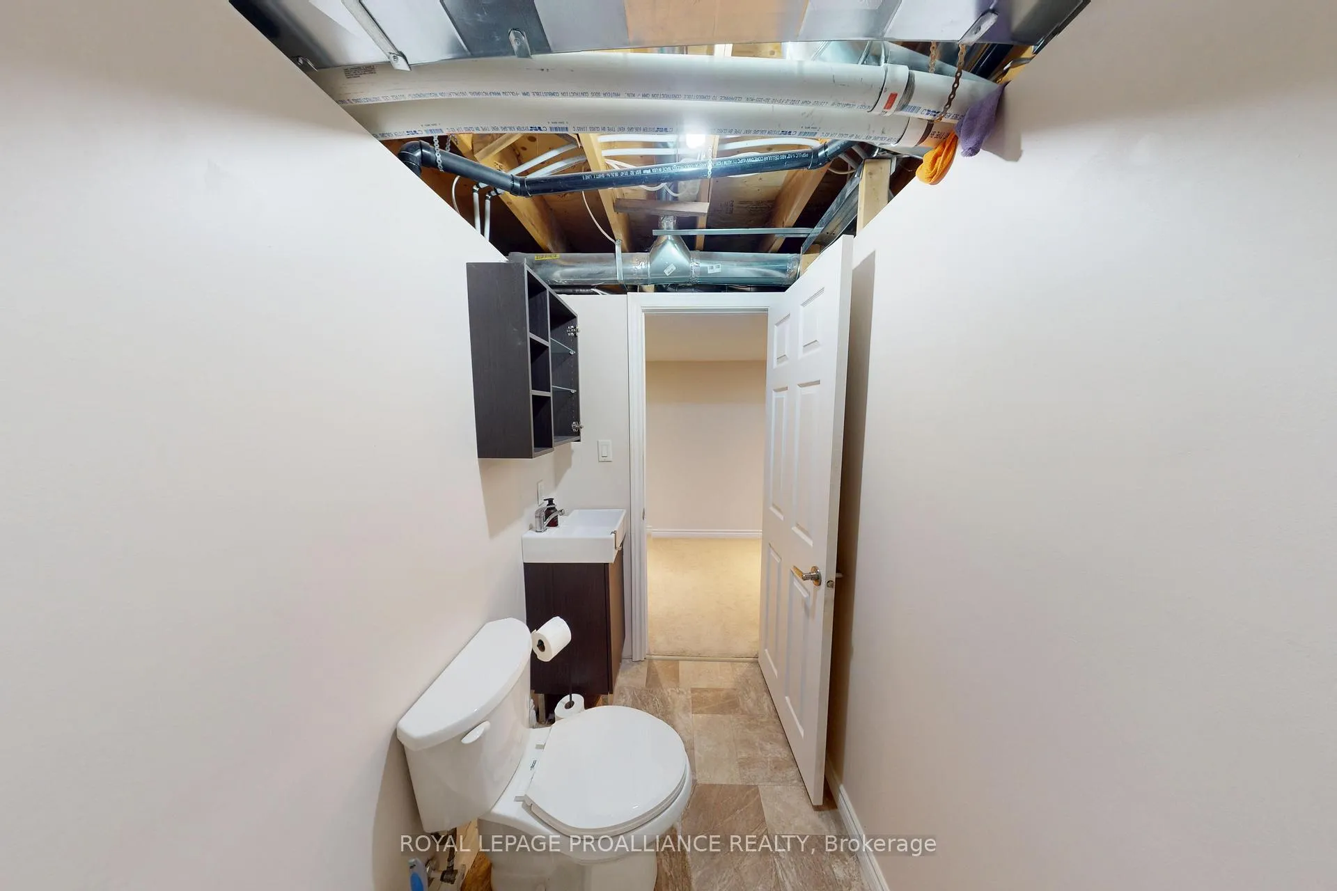 Photo 26 of 111 Hogan Crescent, Loyalist, Amherstview — HOMEH