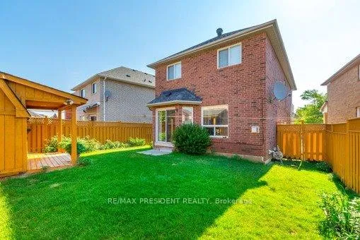 Photo 7 of Unit Upper Level, 44 Gold Hill Road W, Brampton, Fletcher's Creek Village — HOMEH