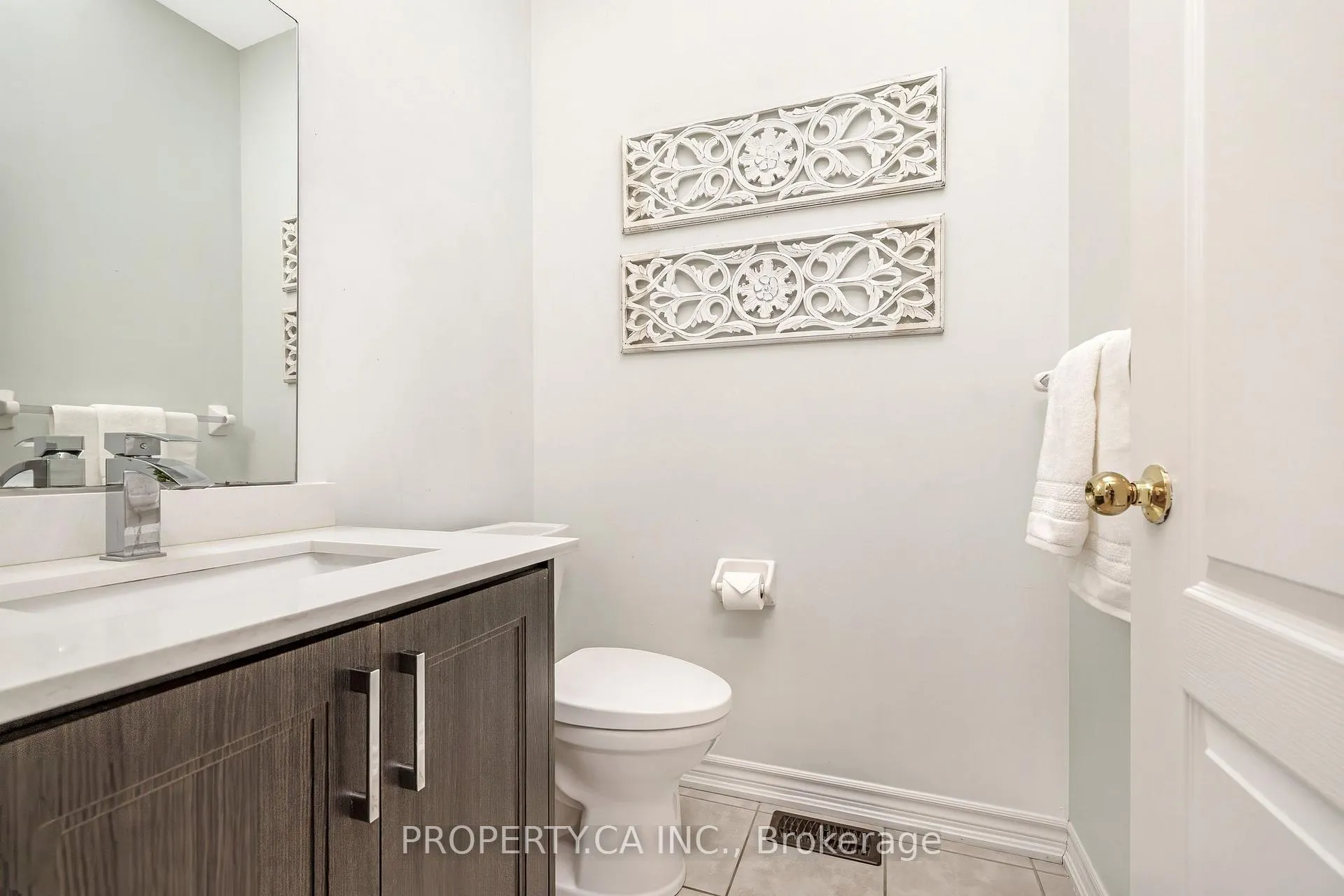 Photo 11 of 211 Mclaughlin Avenue, Milton, Willmott — HOMEH