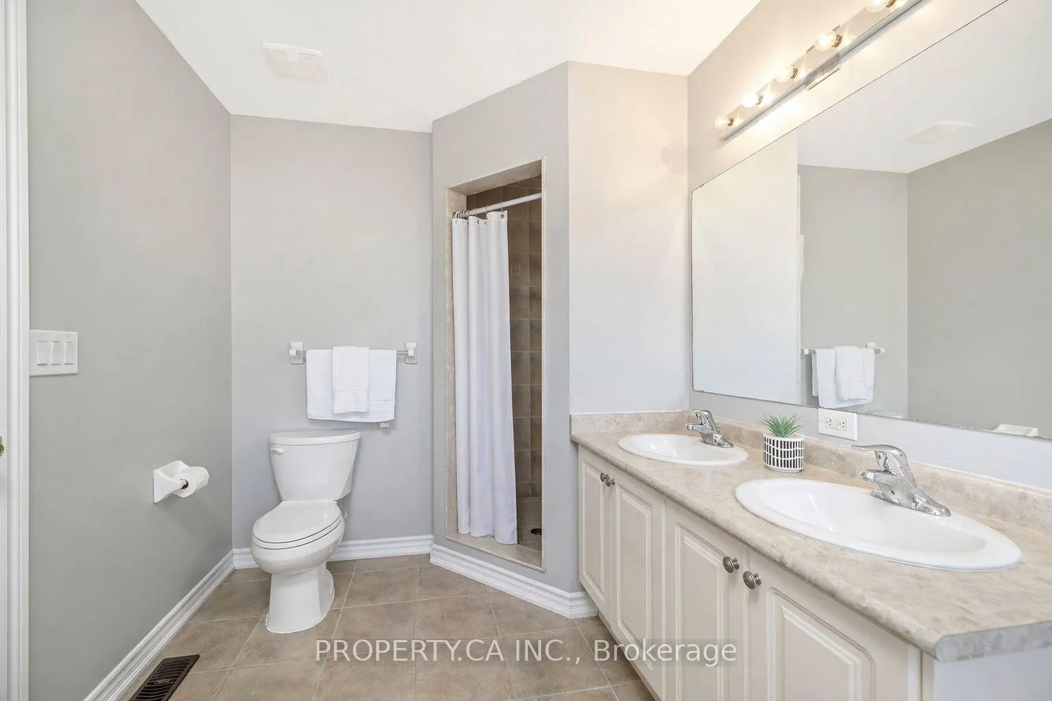Photo 15 of 211 Mclaughlin Avenue, Milton, Willmott — HOMEH