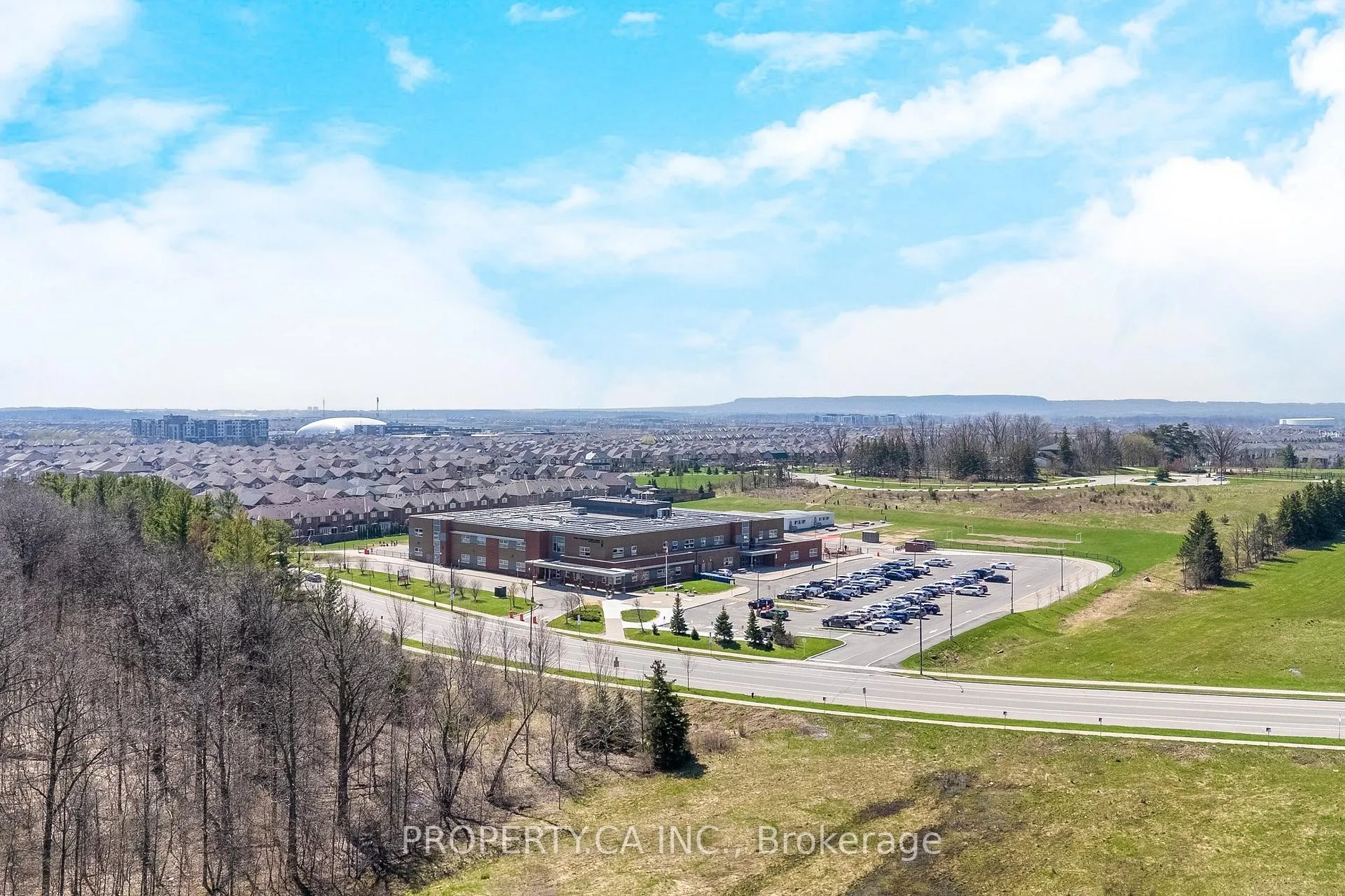 Photo 34 of 211 Mclaughlin Avenue, Milton, Willmott — HOMEH