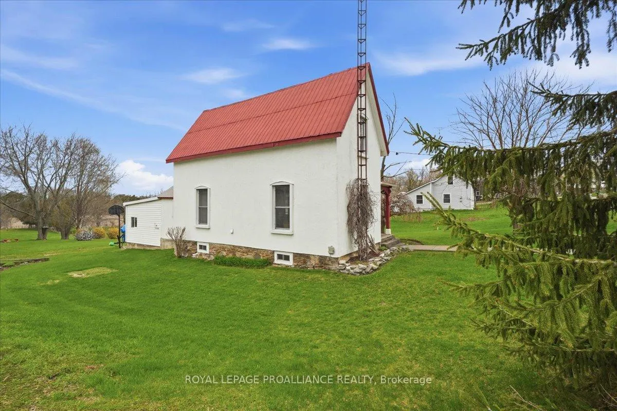 Photo 4 of 1724B County Road 10, Prince Edward County, Athol Ward — HOMEH