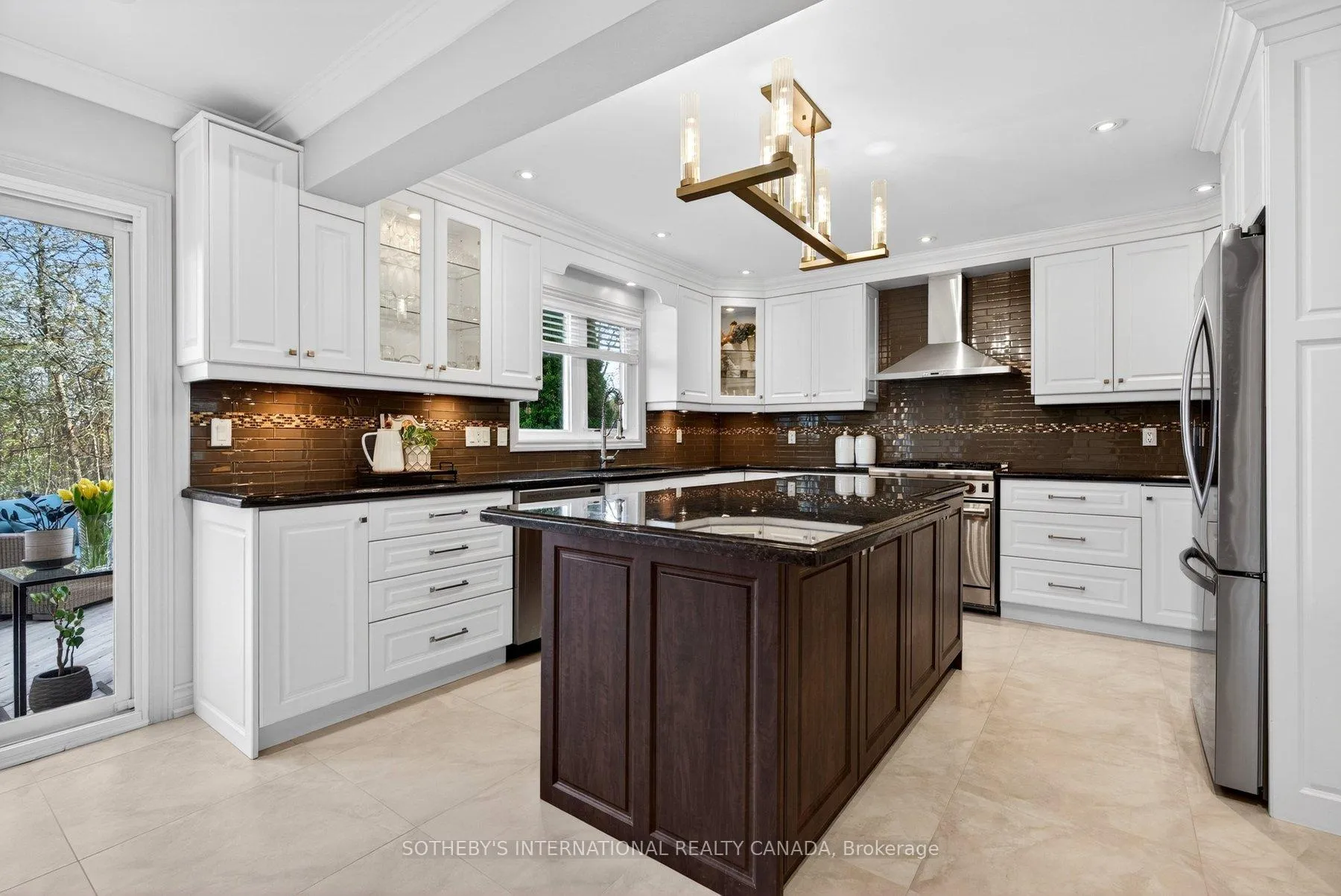 Photo 7 of 1383 Winterberry Drive, Burlington, Tyandaga — HOMEH
