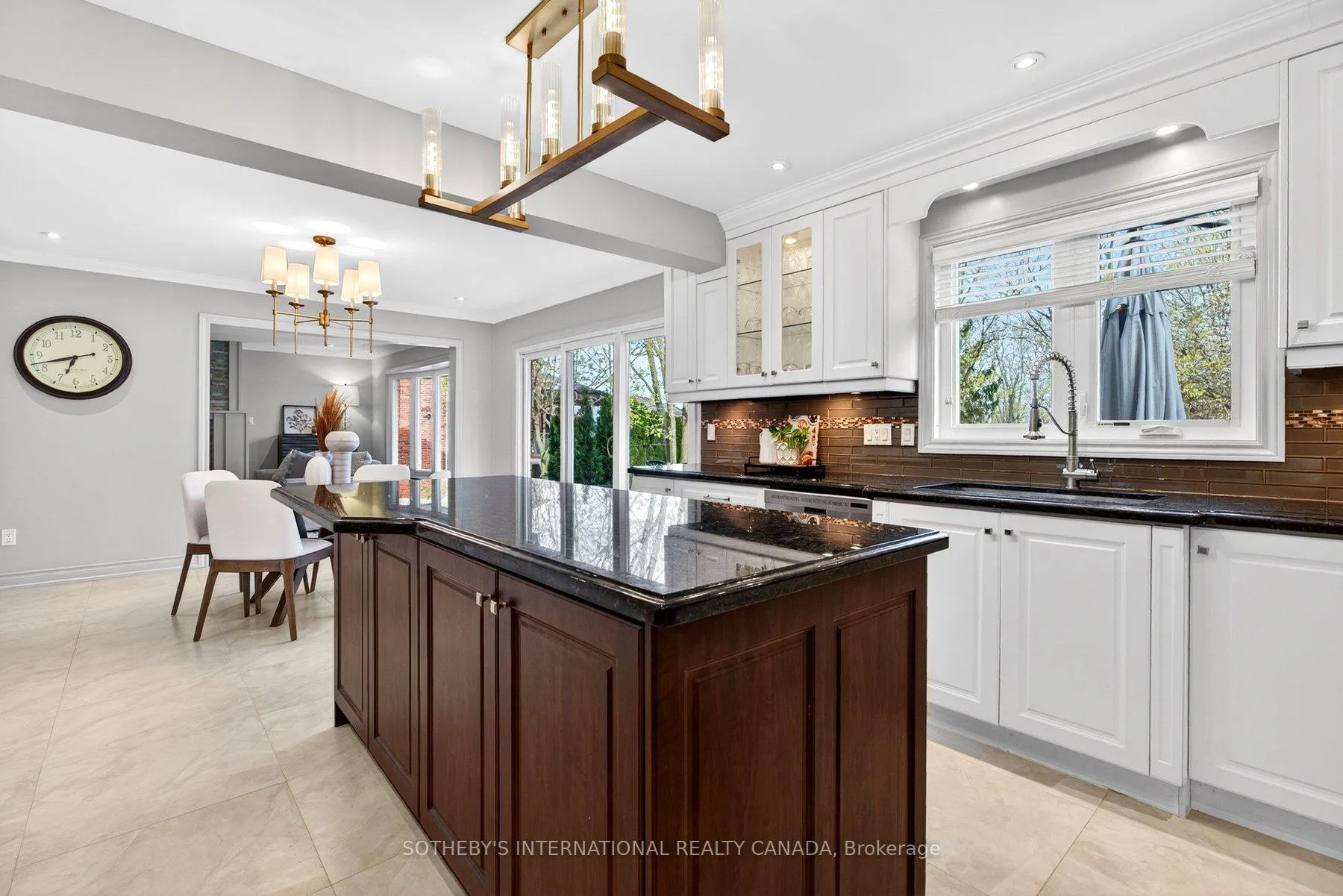 Photo 8 of 1383 Winterberry Drive, Burlington, Tyandaga — HOMEH