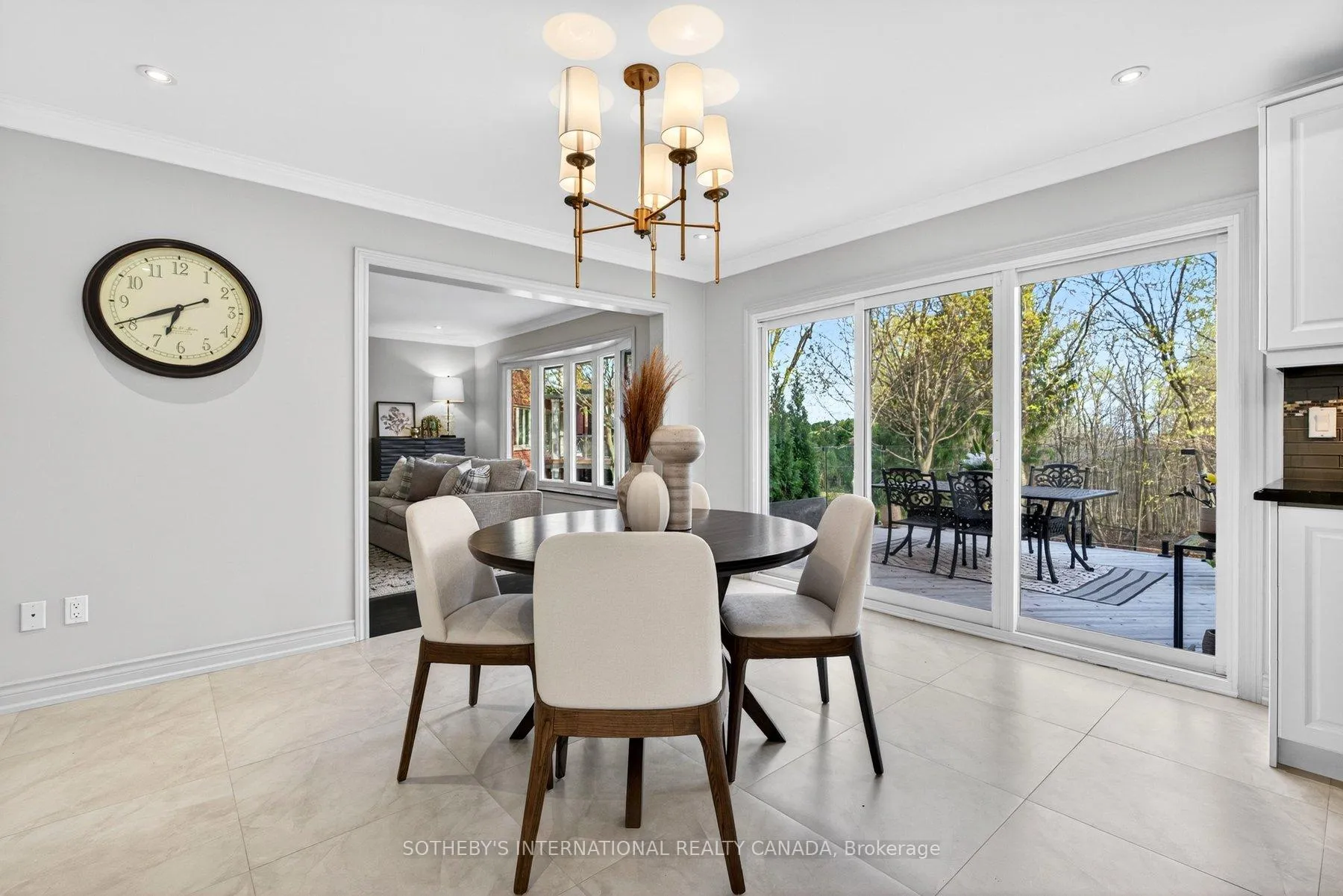 Photo 9 of 1383 Winterberry Drive, Burlington, Tyandaga — HOMEH
