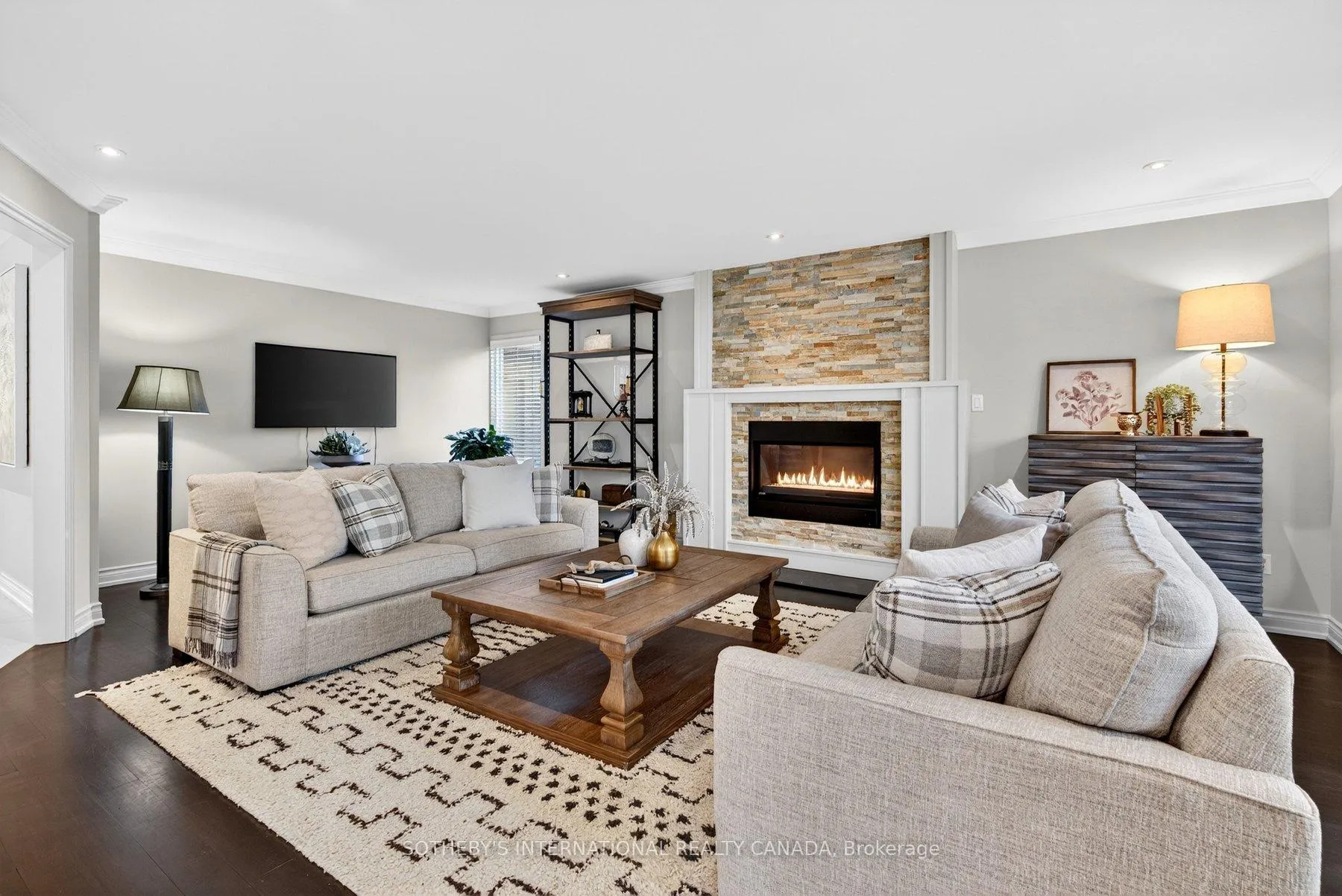 Photo 14 of 1383 Winterberry Drive, Burlington, Tyandaga — HOMEH