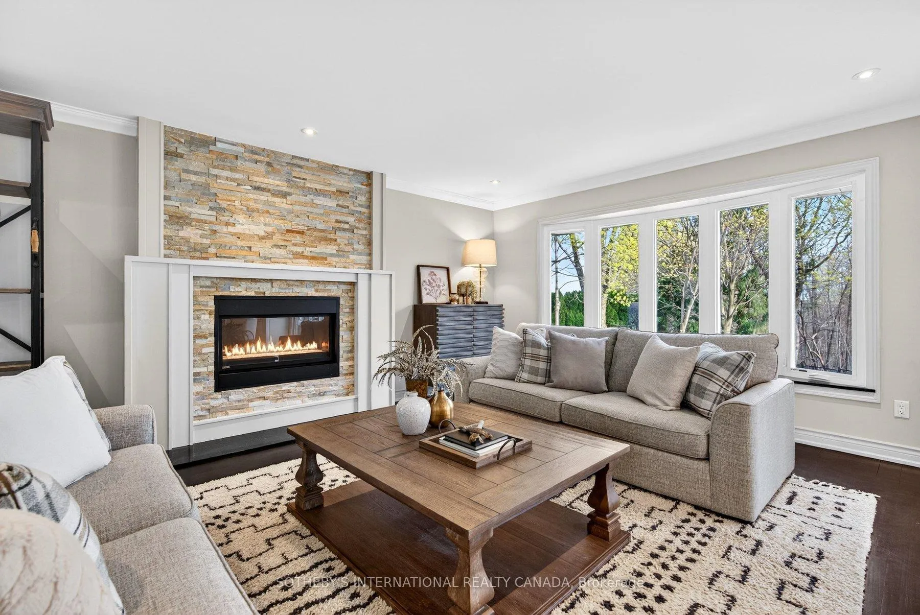 Photo 15 of 1383 Winterberry Drive, Burlington, Tyandaga — HOMEH