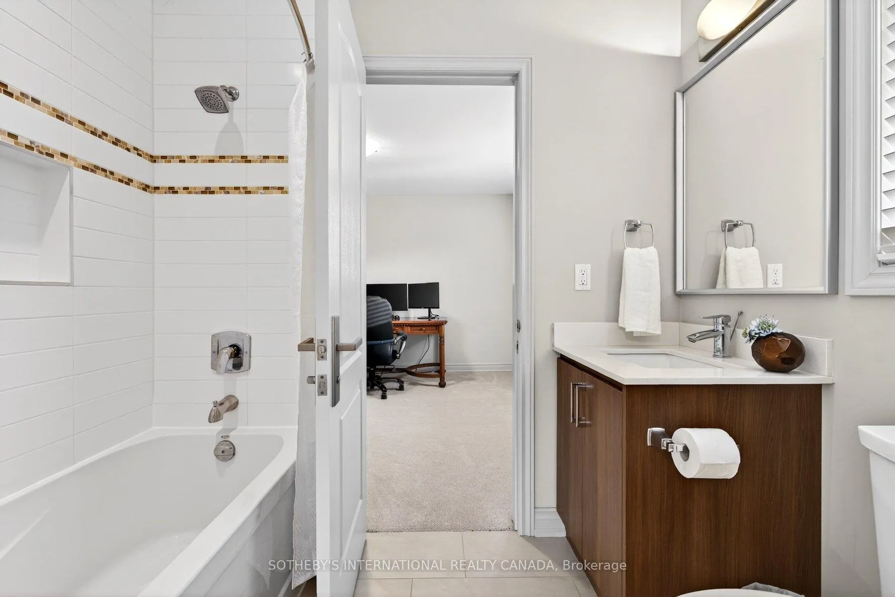 Photo 27 of 1383 Winterberry Drive, Burlington, Tyandaga — HOMEH
