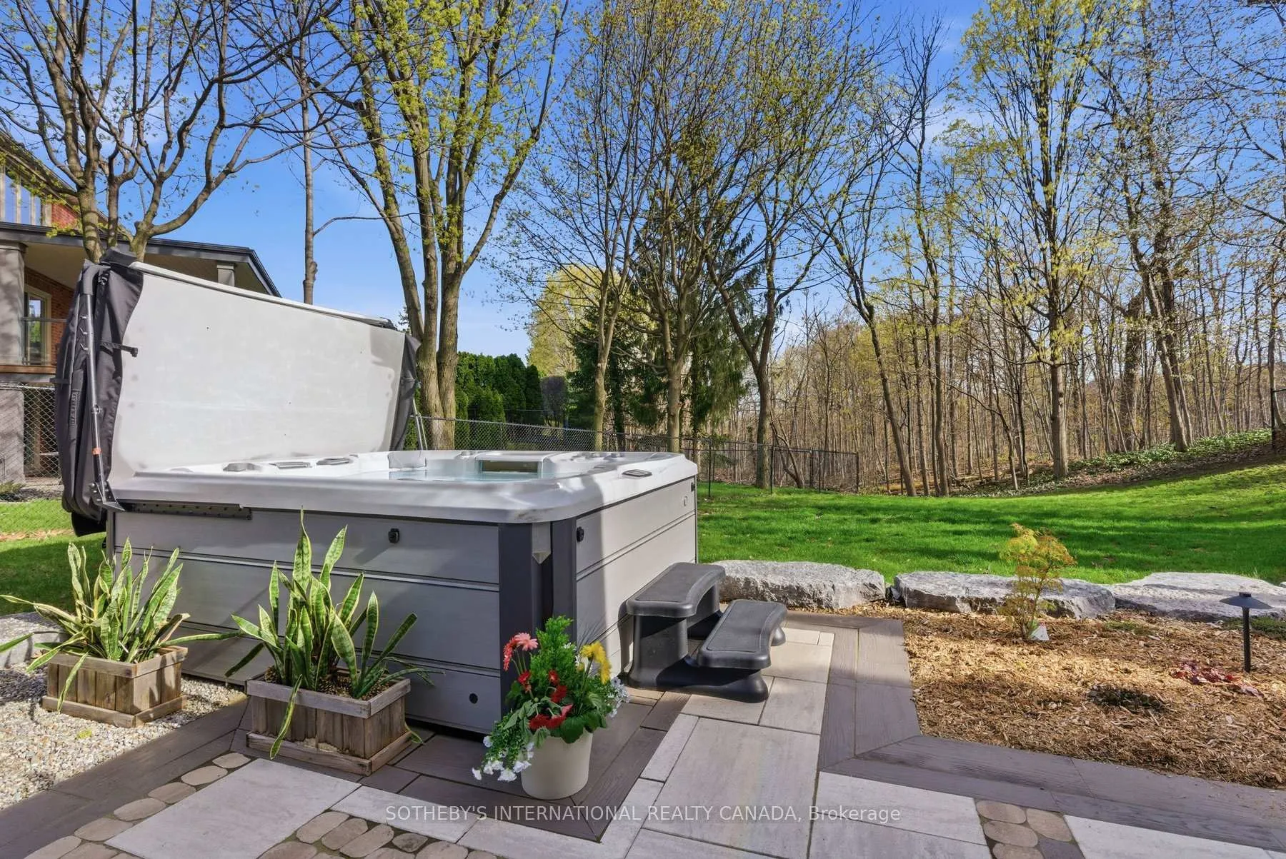 Photo 44 of 1383 Winterberry Drive, Burlington, Tyandaga — HOMEH