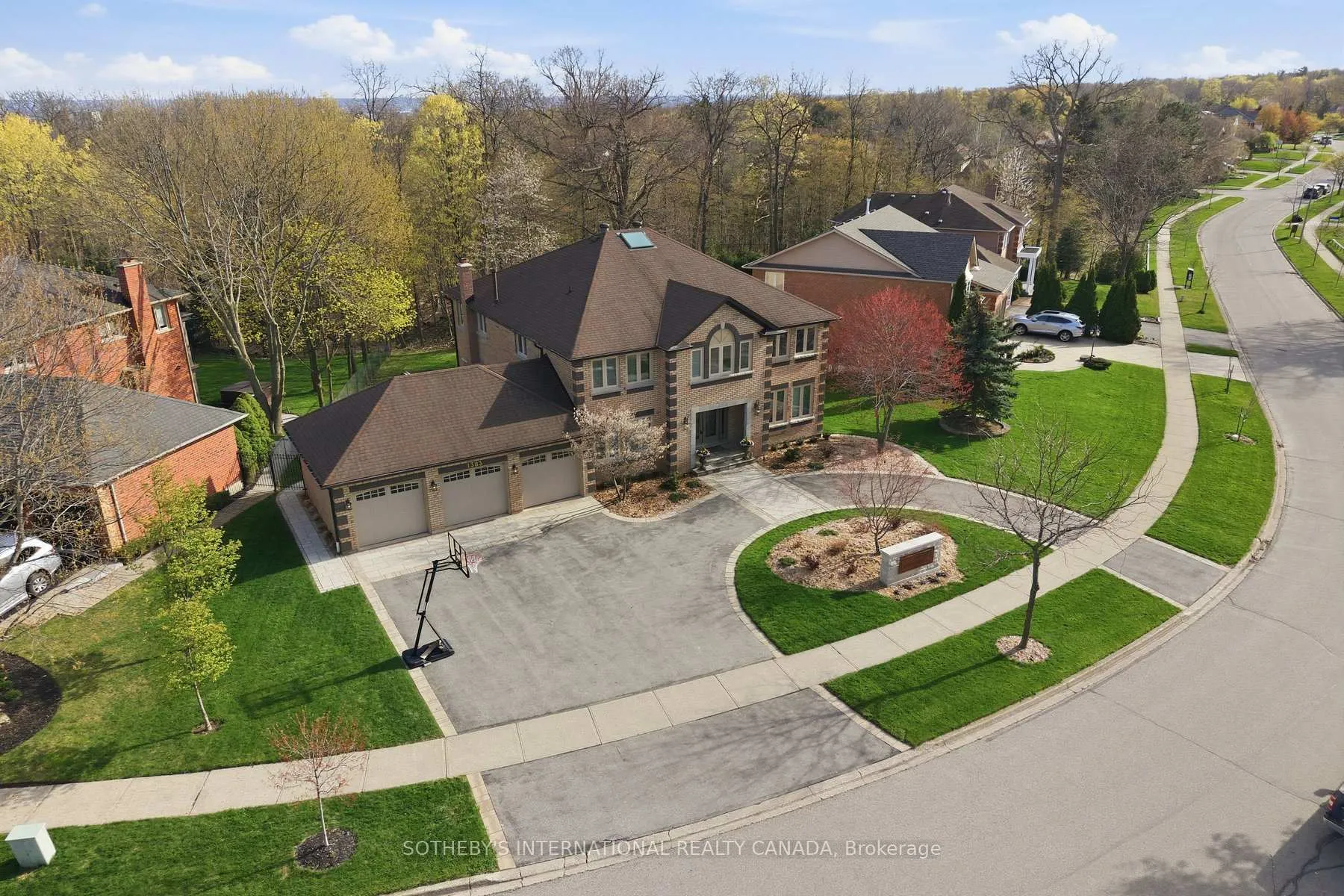 Photo 47 of 1383 Winterberry Drive, Burlington, Tyandaga — HOMEH