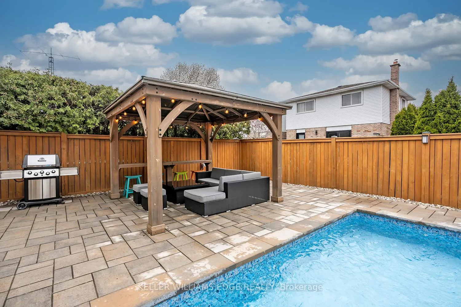 Photo 24 of 2475 Cavendish Drive, Burlington, Brant Hills — HOMEH
