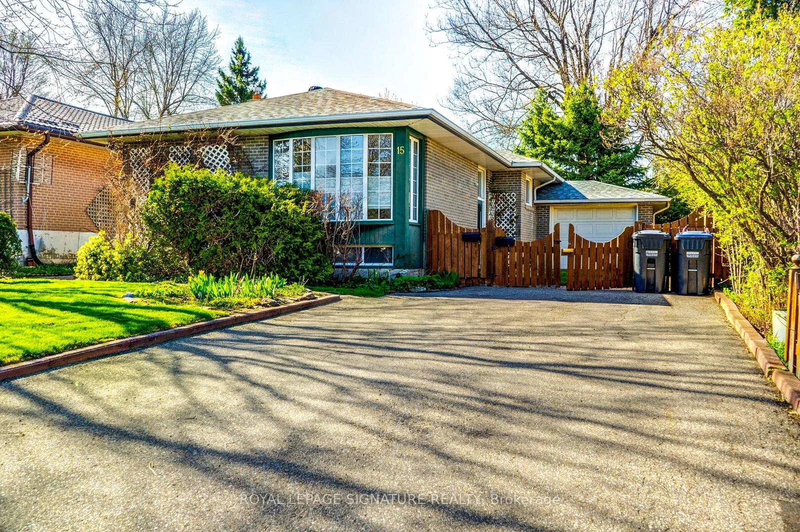 Photo 1 of 15 Epsom Downs Drive, Brampton, Southgate — HOMEH