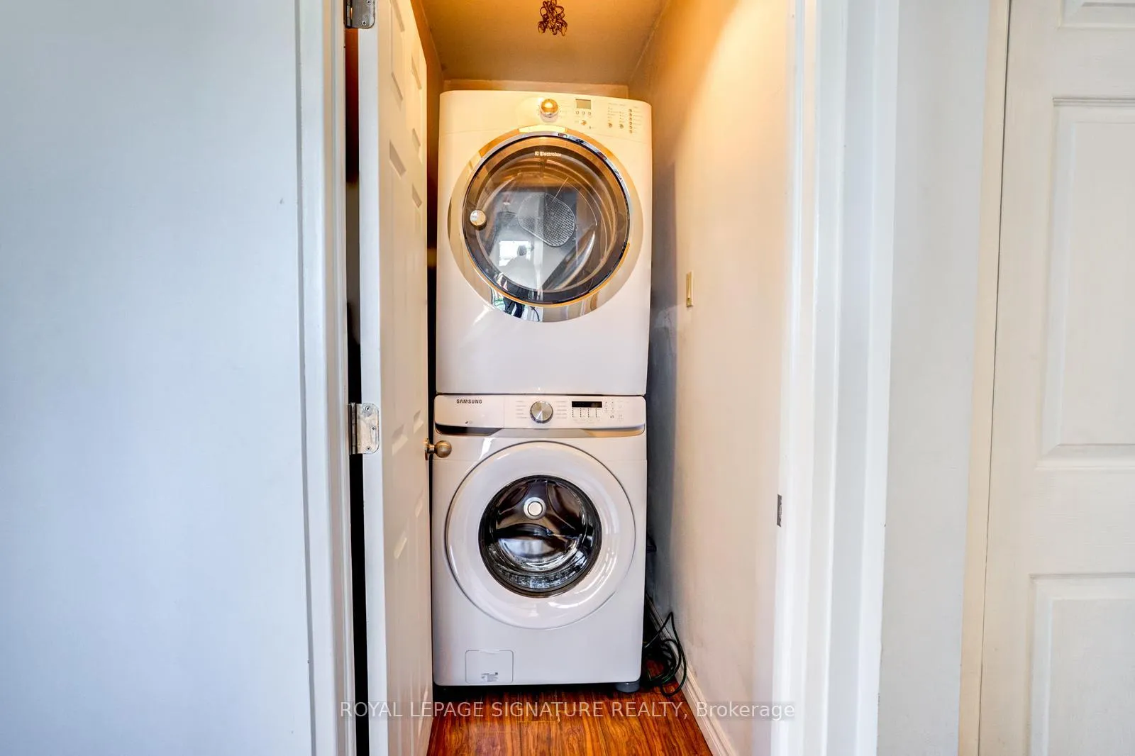 Photo 10 of 15 Epsom Downs Drive, Brampton, Southgate — HOMEH