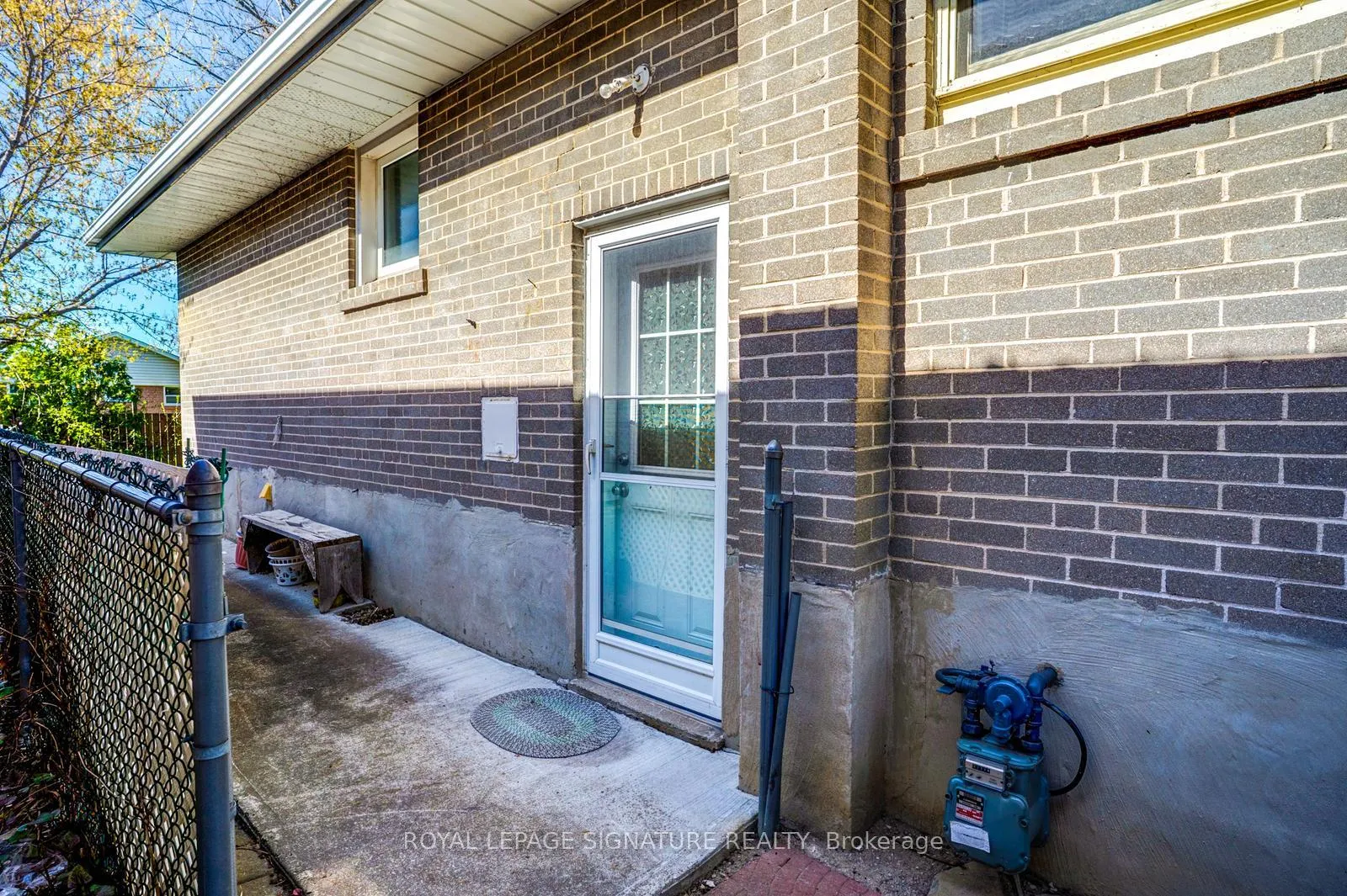Photo 16 of 15 Epsom Downs Drive, Brampton, Southgate — HOMEH