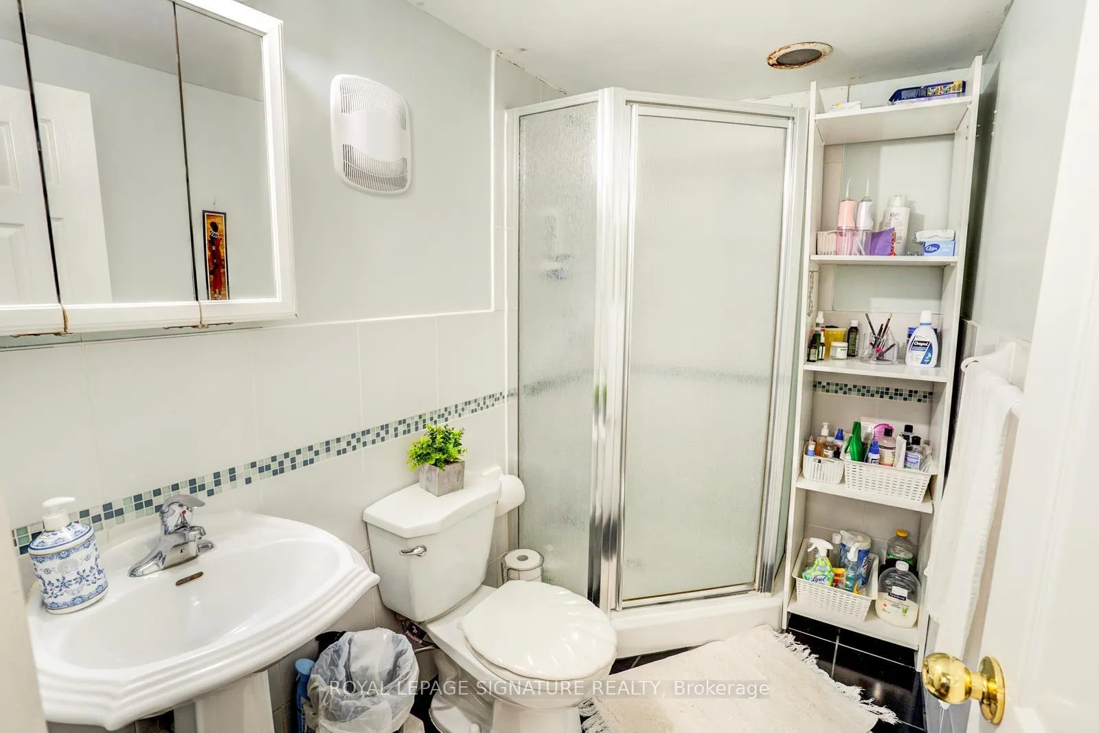 Photo 25 of 15 Epsom Downs Drive, Brampton, Southgate — HOMEH