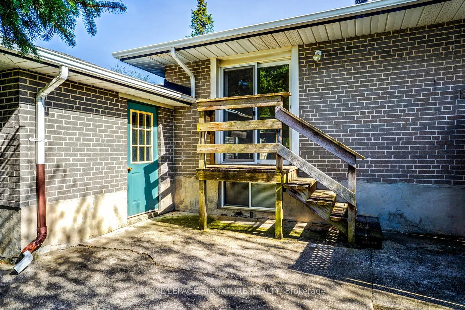 Photo 31 of 15 Epsom Downs Drive, Brampton, Southgate — HOMEH