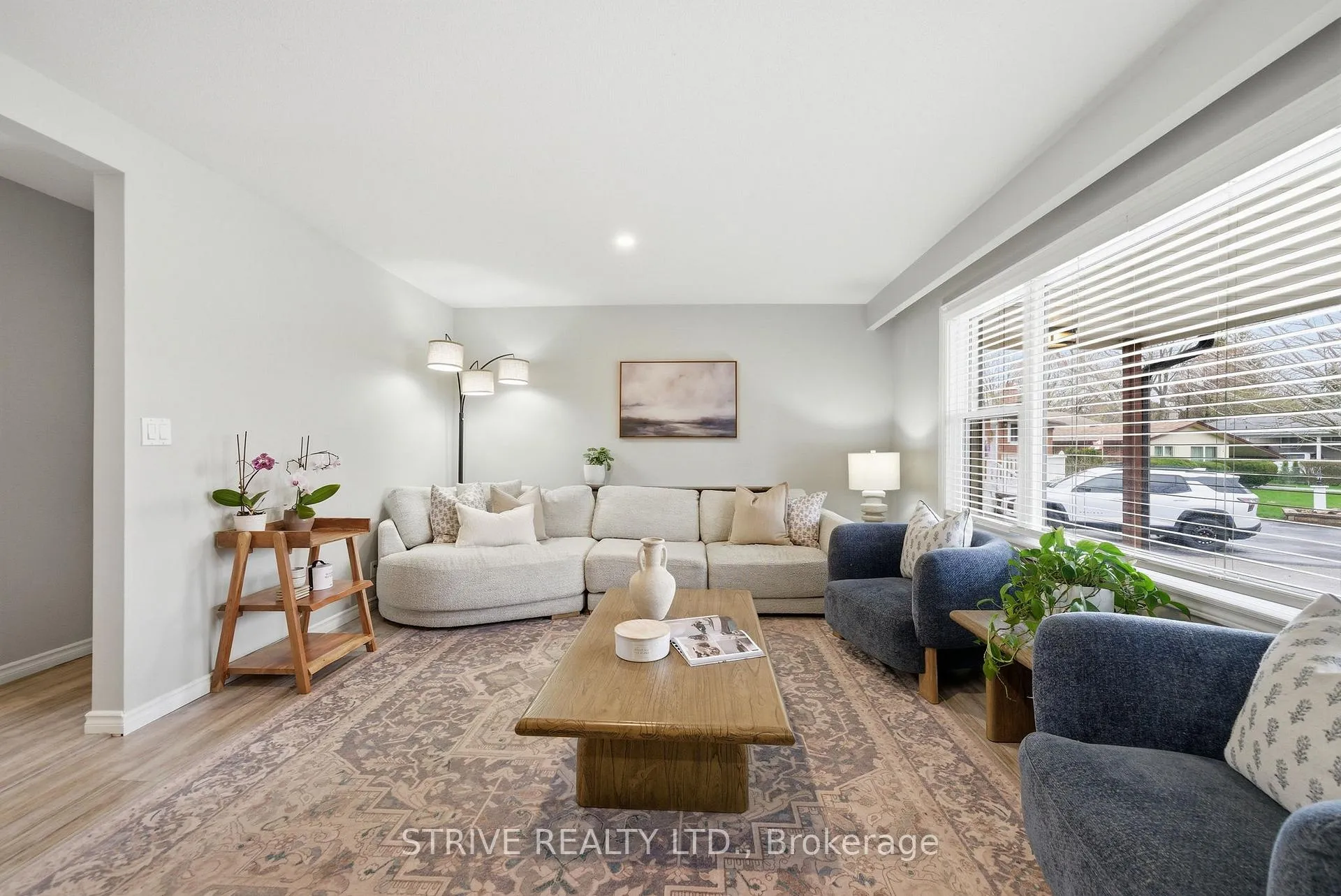 Photo 5 of 657 Hayden Crescent, Cobourg — HOMEH