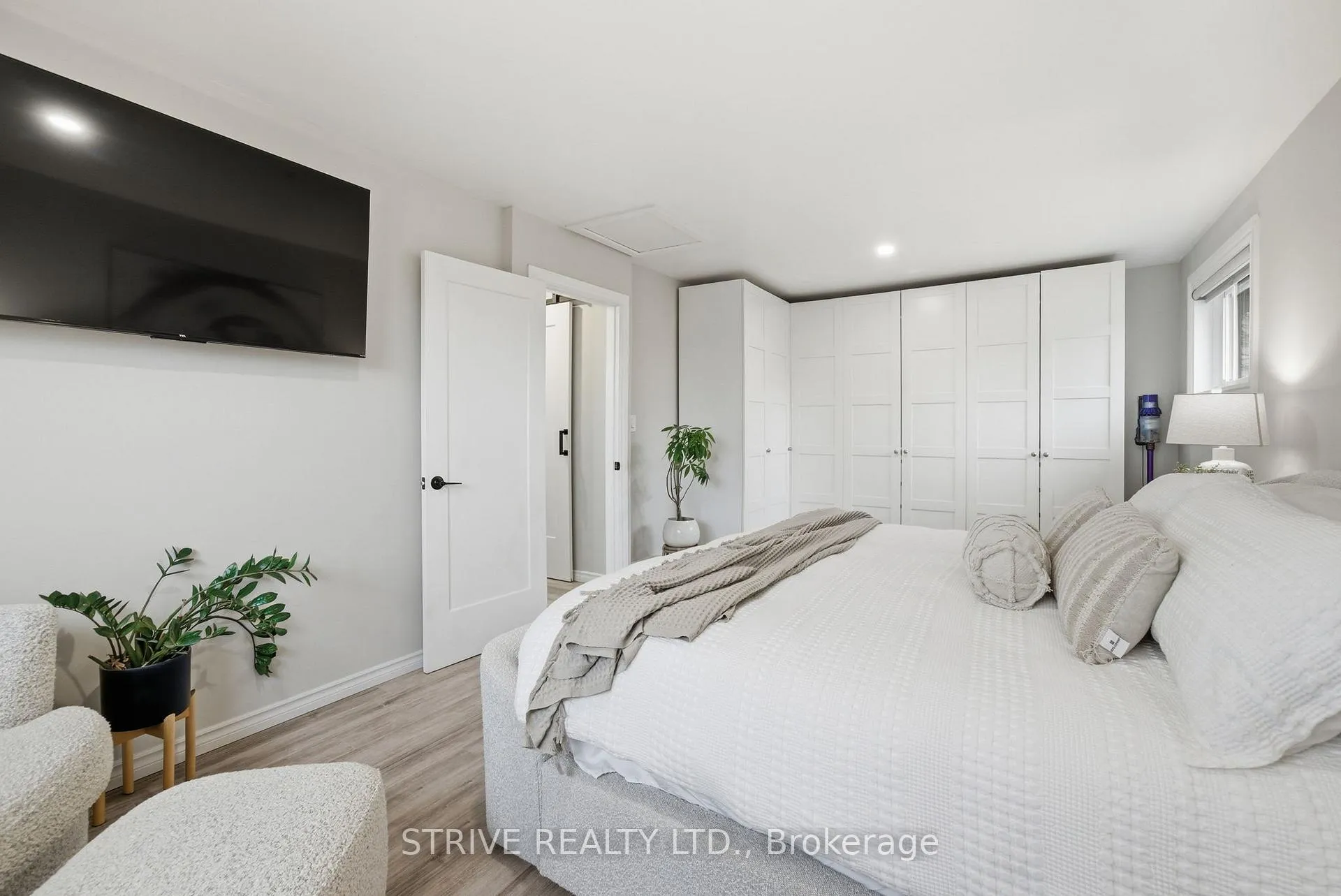 Photo 15 of 657 Hayden Crescent, Cobourg — HOMEH