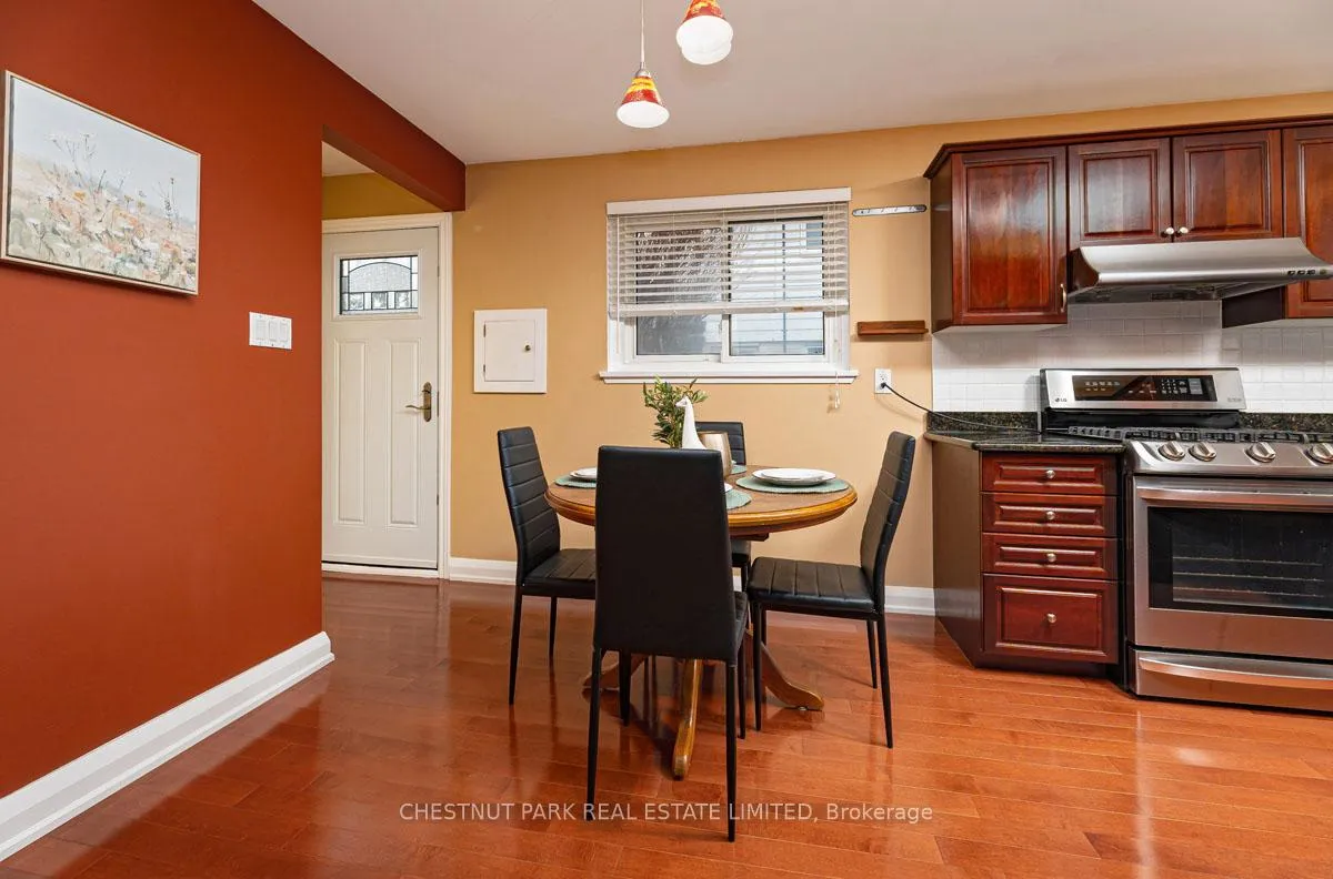 Photo 6 of 16 Vanderbrent Crescent, Etobicoke, Willowridge-Martingrove-Richview — HOMEH