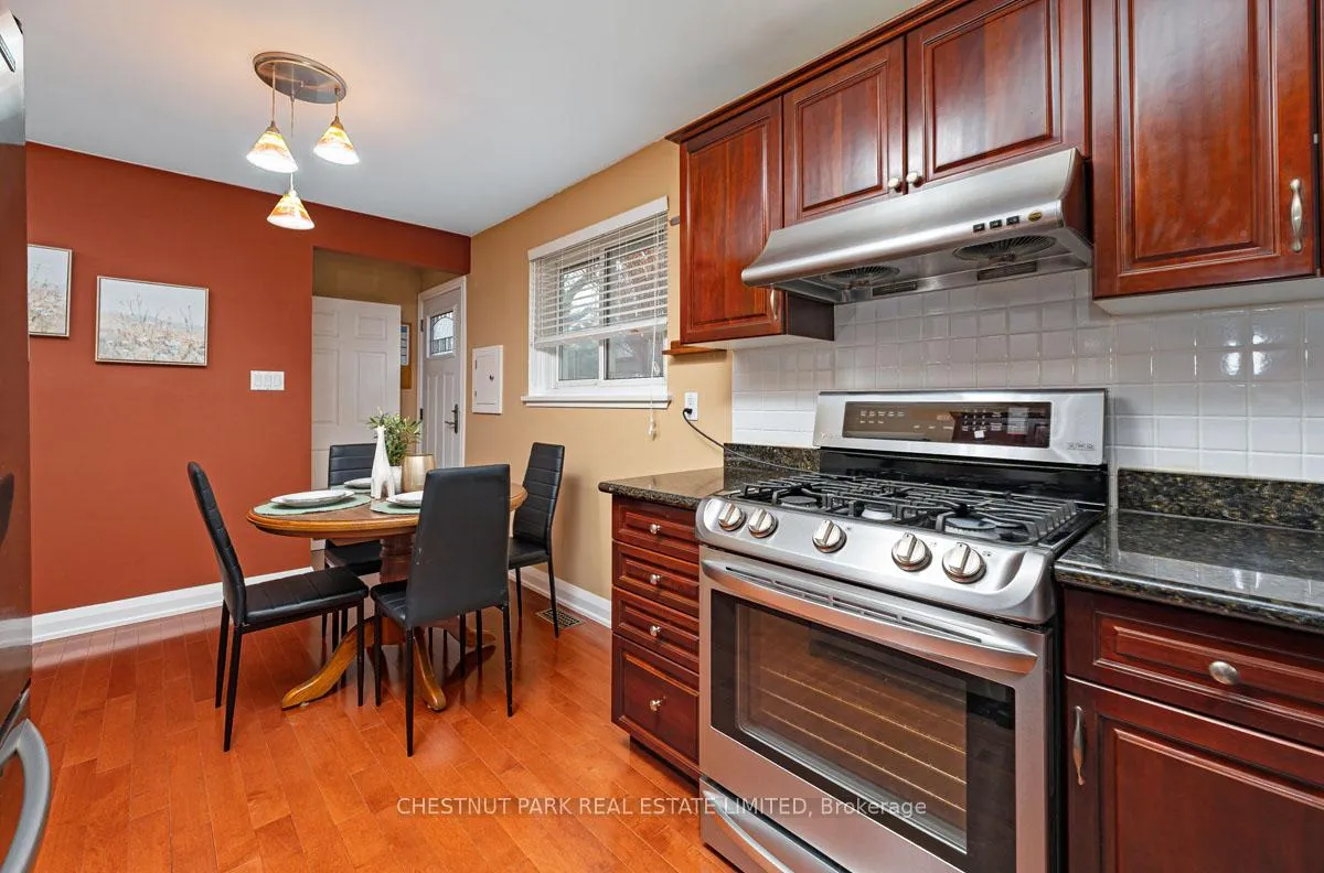 Photo 8 of 16 Vanderbrent Crescent, Etobicoke, Willowridge-Martingrove-Richview — HOMEH
