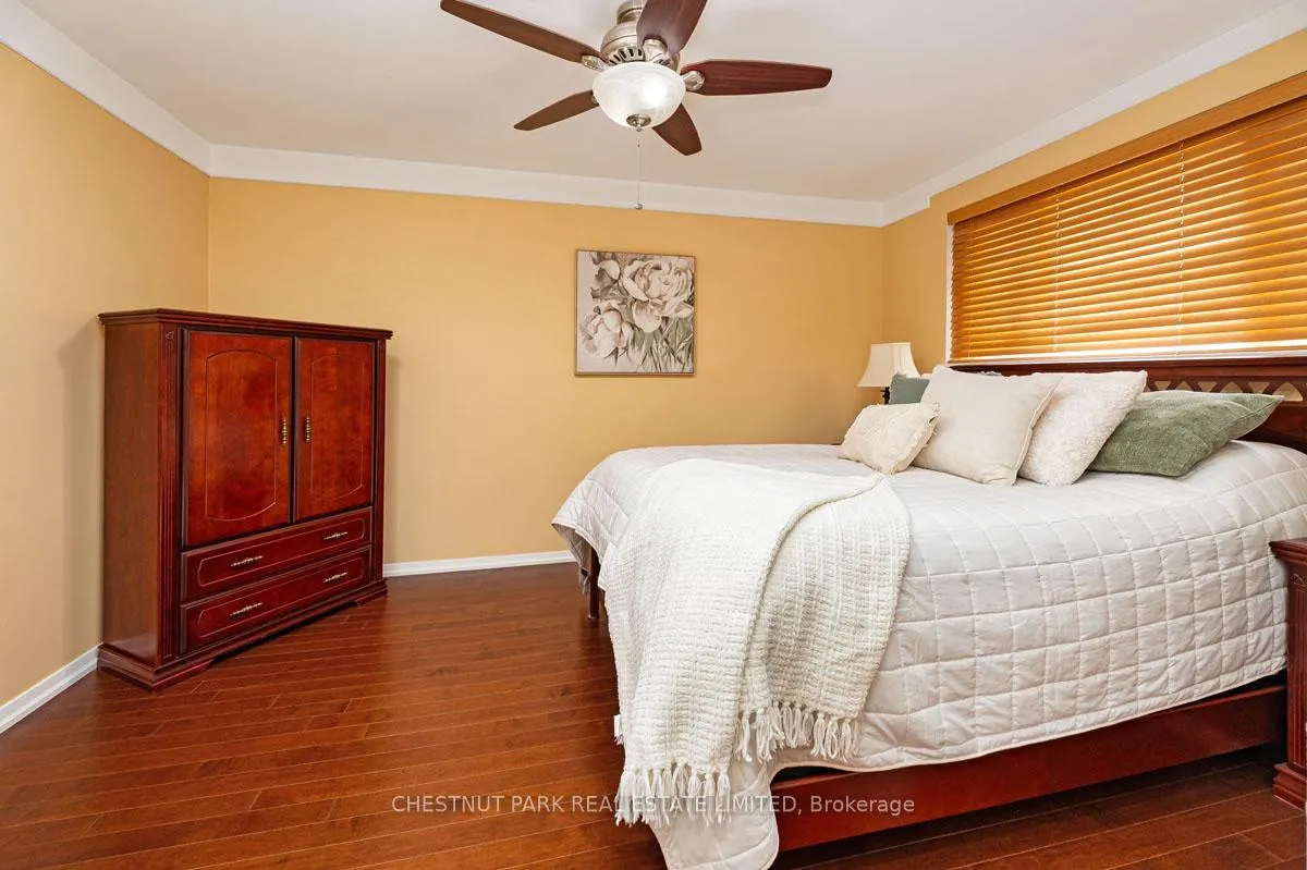 Photo 9 of 16 Vanderbrent Crescent, Etobicoke, Willowridge-Martingrove-Richview — HOMEH