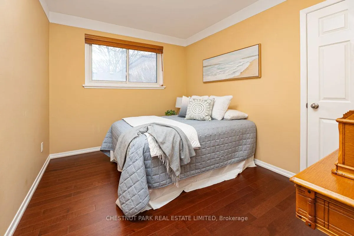 Photo 11 of 16 Vanderbrent Crescent, Etobicoke, Willowridge-Martingrove-Richview — HOMEH