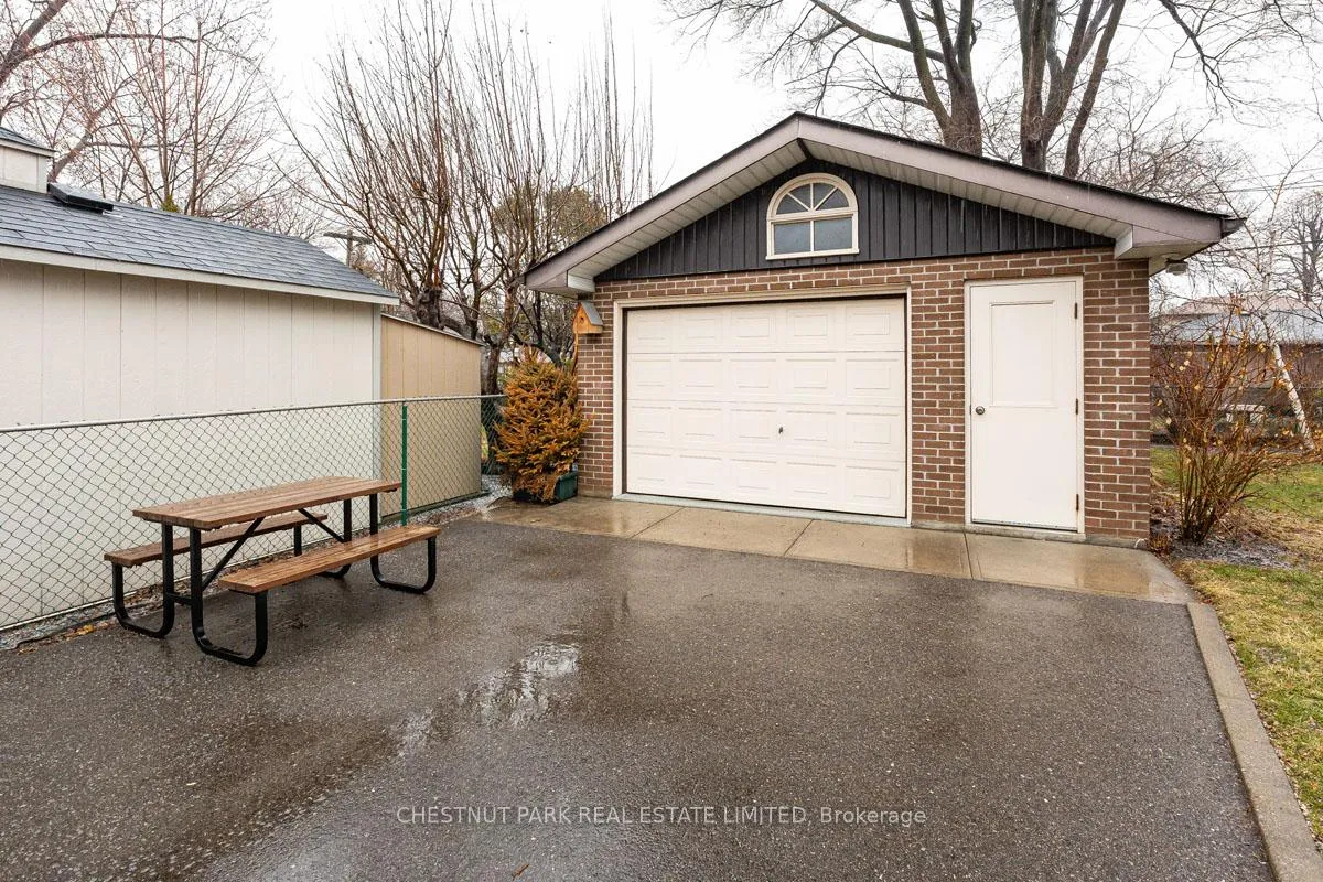 Photo 24 of 16 Vanderbrent Crescent, Etobicoke, Willowridge-Martingrove-Richview — HOMEH