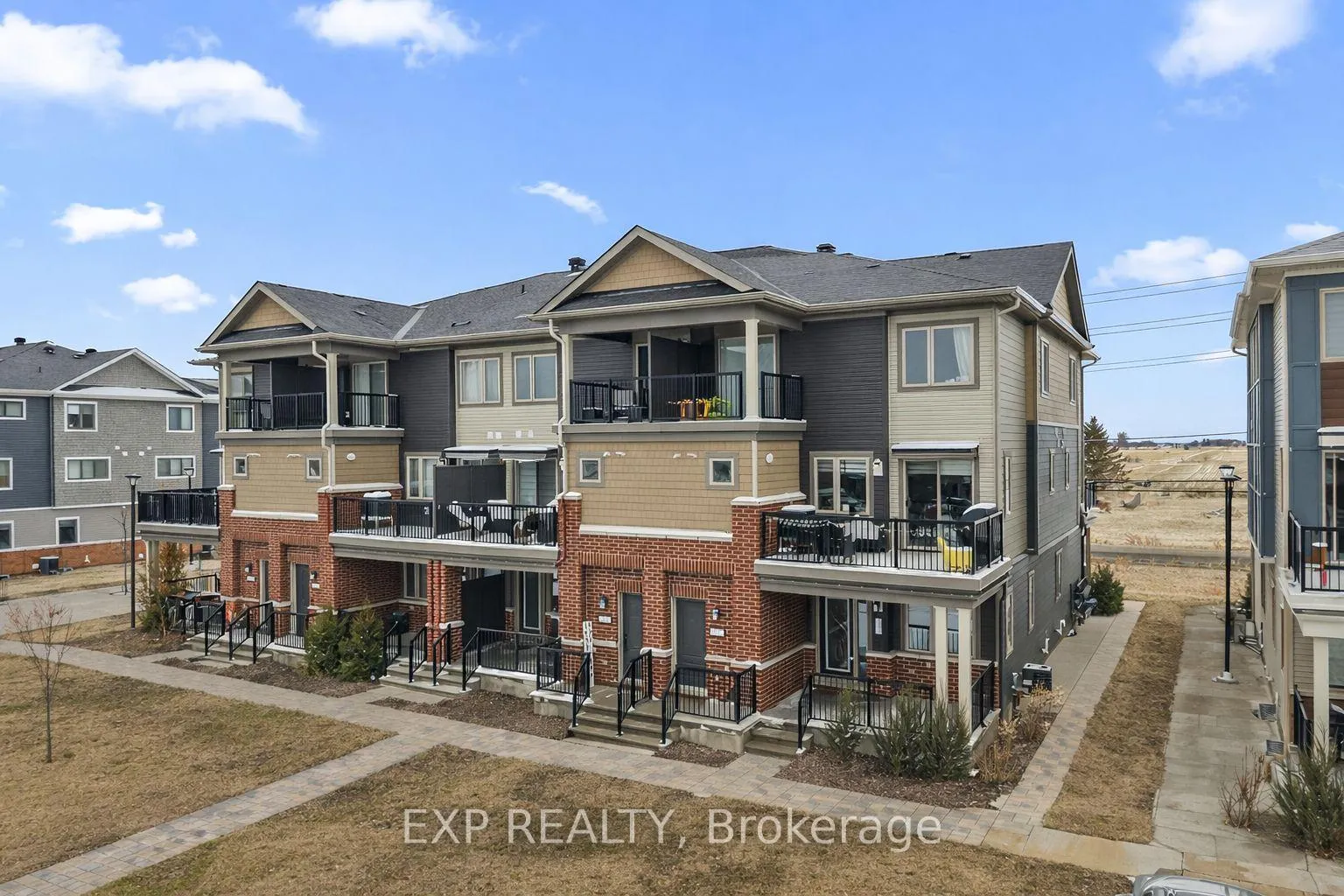 Photo 2 of 704 Lapland Private, Ottawa, Kanata - Emerald Meadows/Trailwest — HOMEH