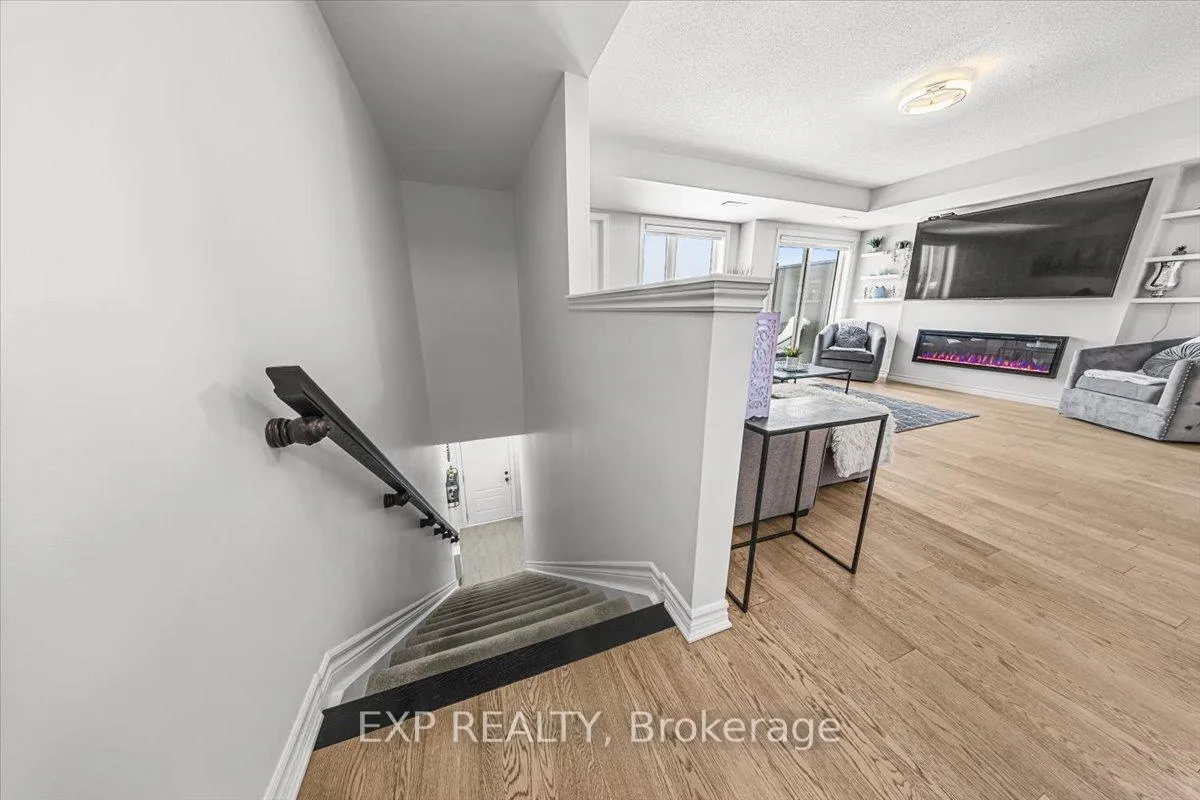 Photo 4 of 704 Lapland Private, Ottawa, Kanata - Emerald Meadows/Trailwest — HOMEH