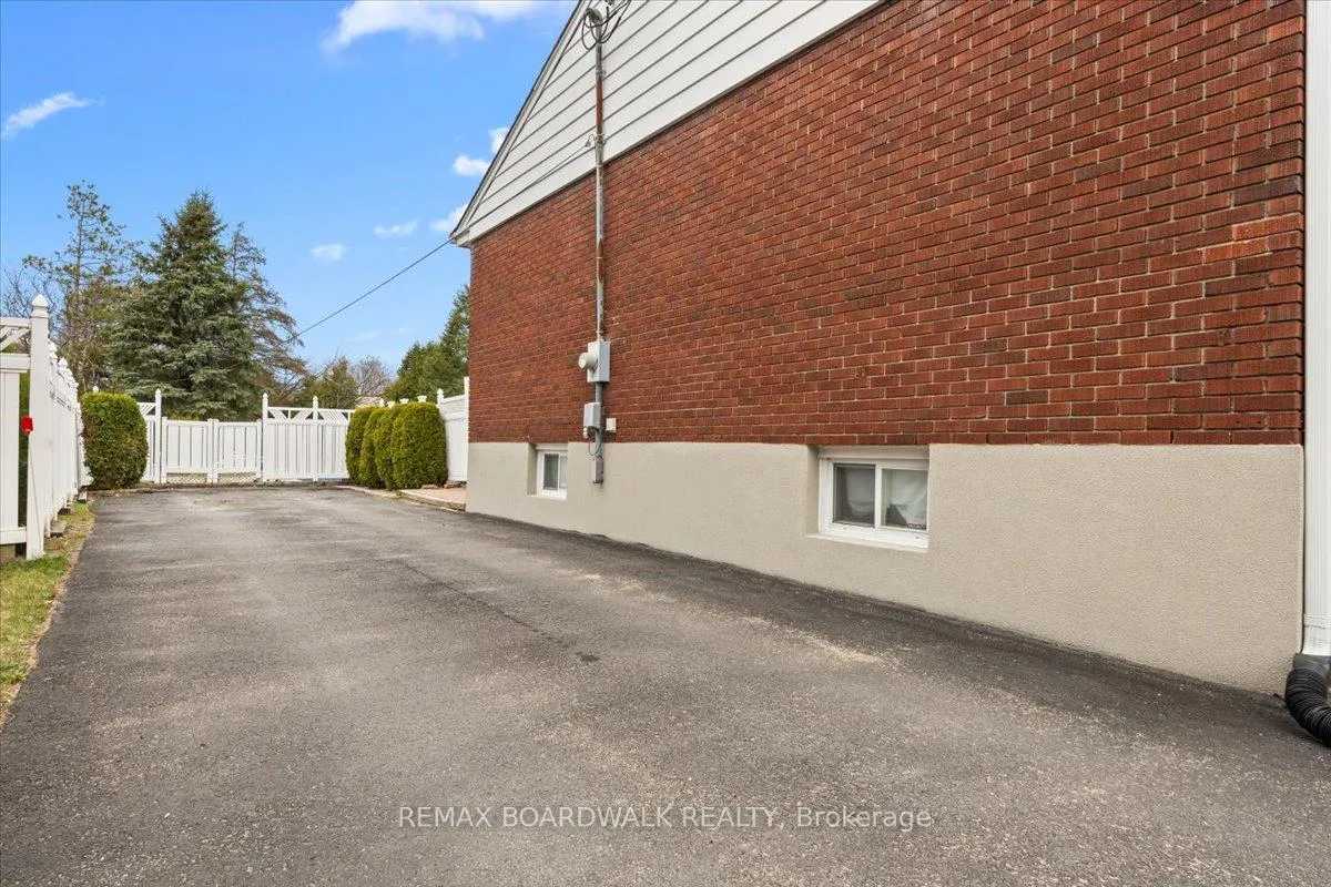 Photo 25 of 72 Crownhill Street, Ottawa, Cardinal Heights — HOMEH