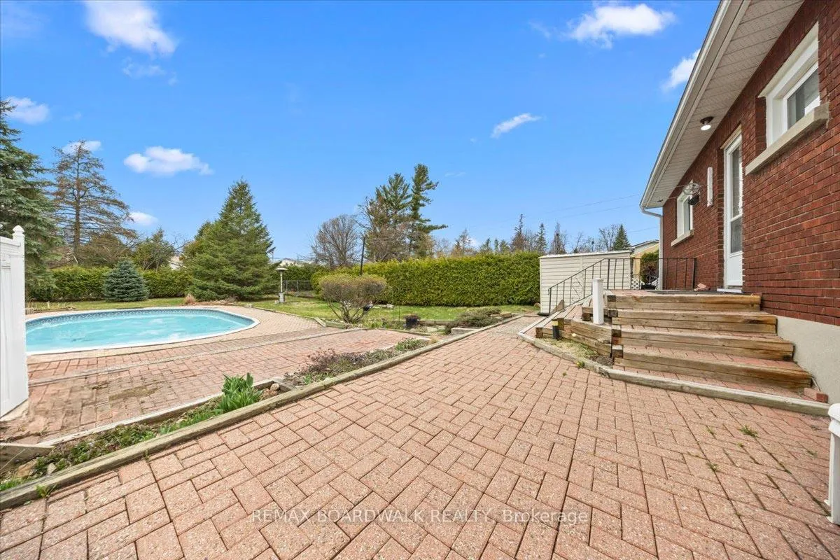 Photo 26 of 72 Crownhill Street, Ottawa, Cardinal Heights — HOMEH