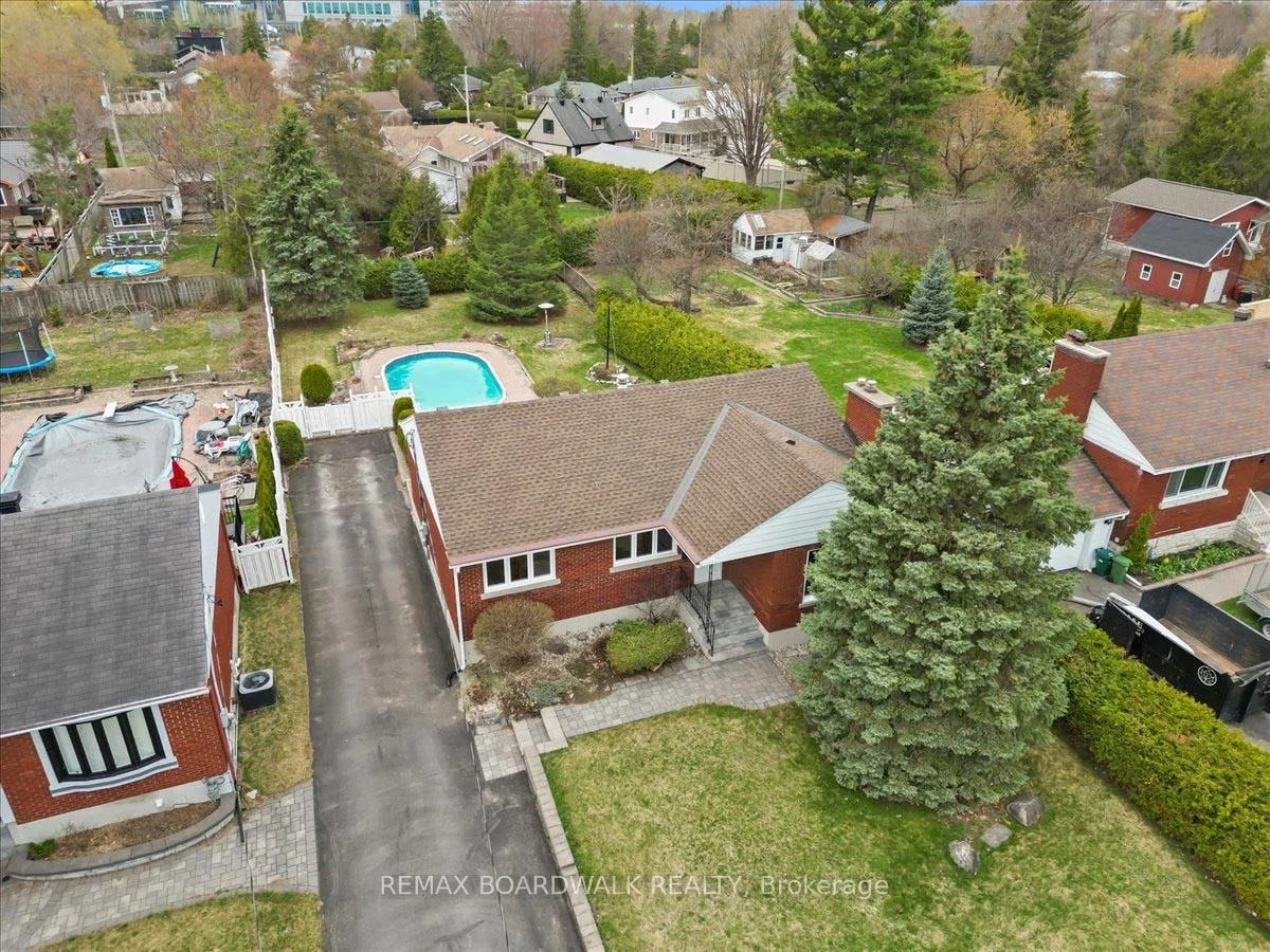 Photo 32 of 72 Crownhill Street, Ottawa, Cardinal Heights — HOMEH