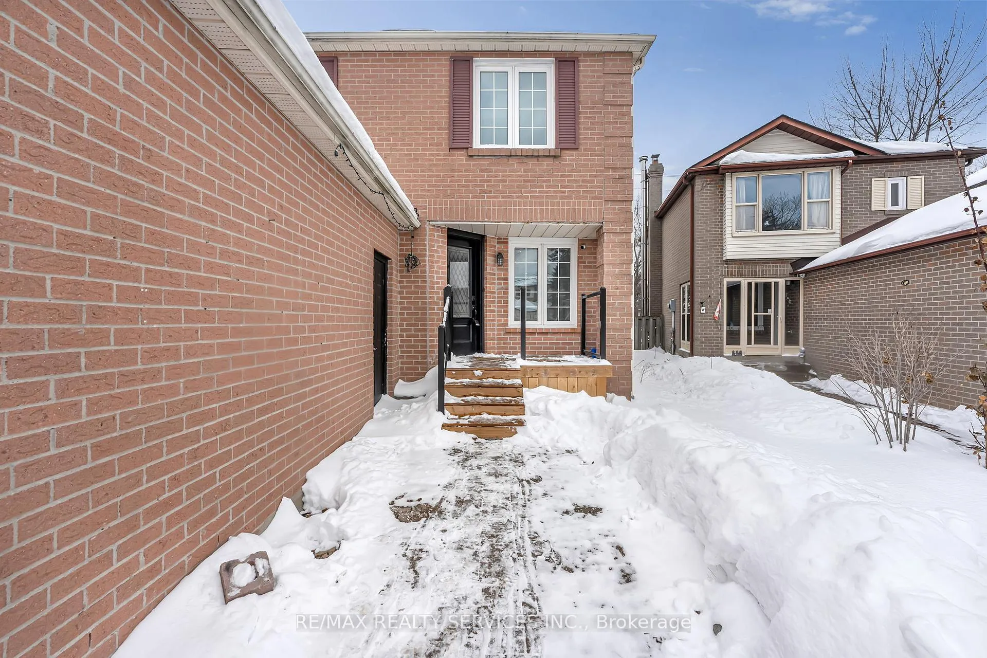Photo 2 of 109 Millington Crescent, Ajax, Central — HOMEH